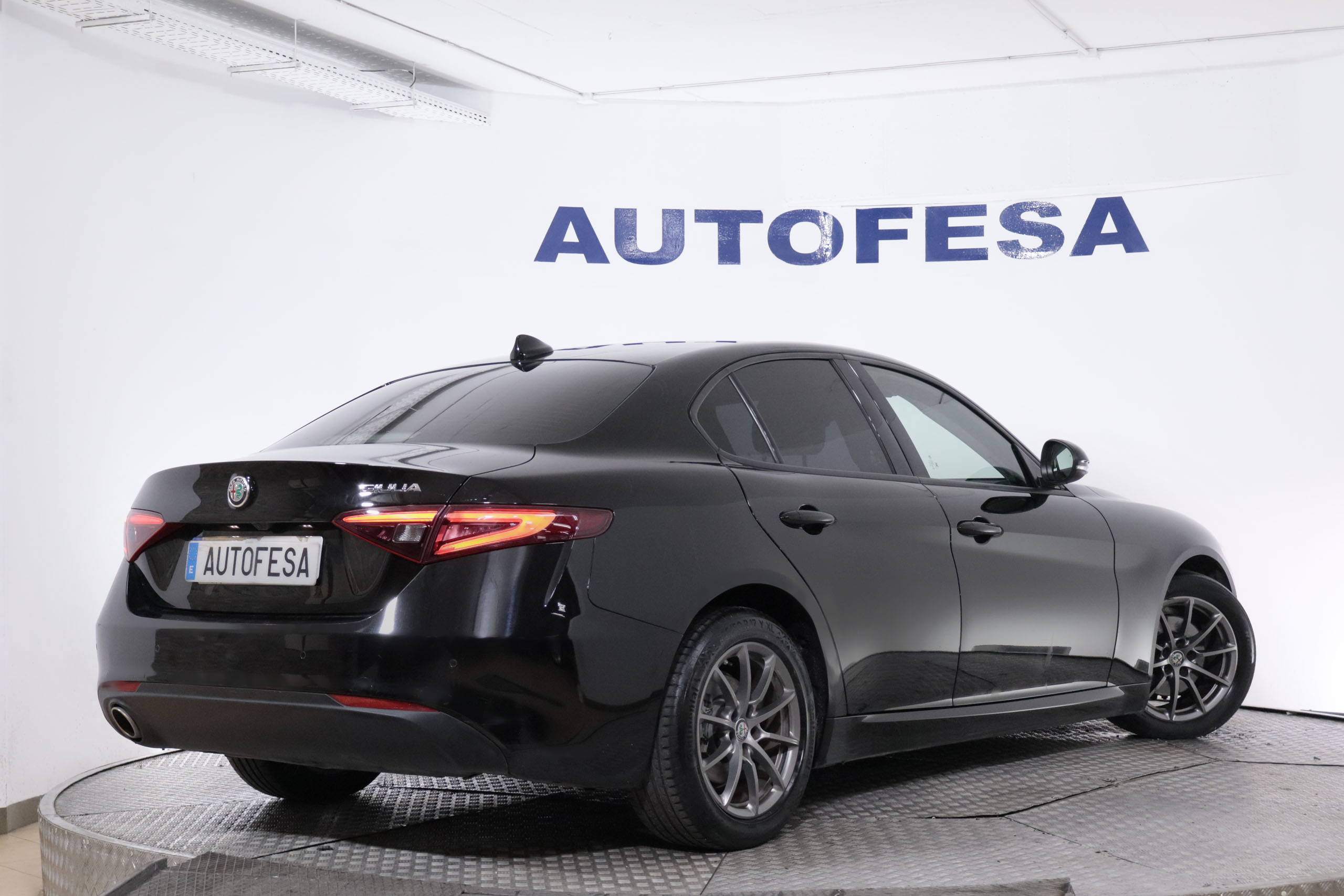 Alfa Romeo Giulia 2.2 DIESEL AUTO EXECUTIVE 150CV 4P #NAVY, PARKTRONIC,CAMARA TRASERA foto 6