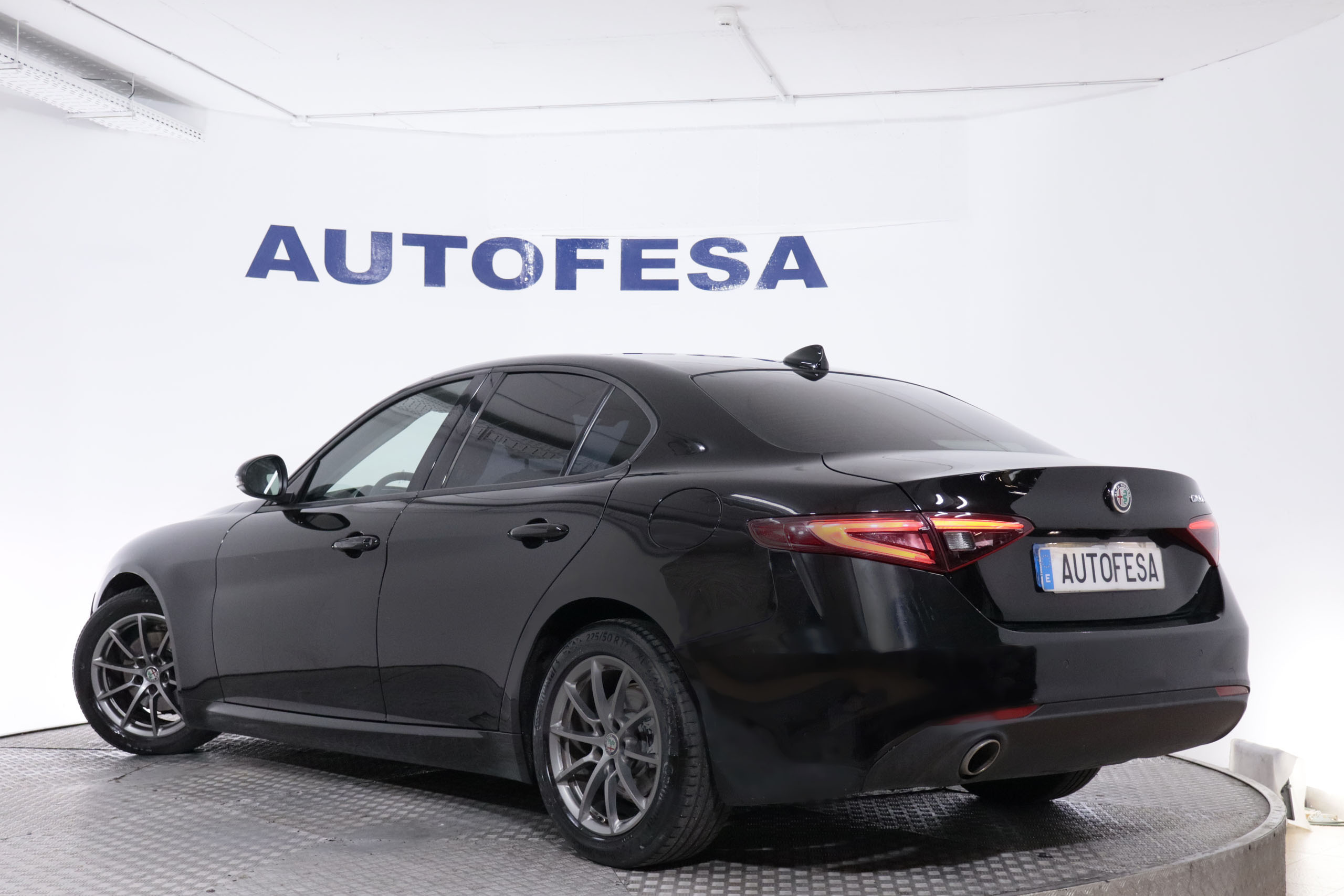 Alfa Romeo Giulia 2.2 DIESEL AUTO EXECUTIVE 150CV 4P #NAVY, PARKTRONIC,CAMARA TRASERA foto 9