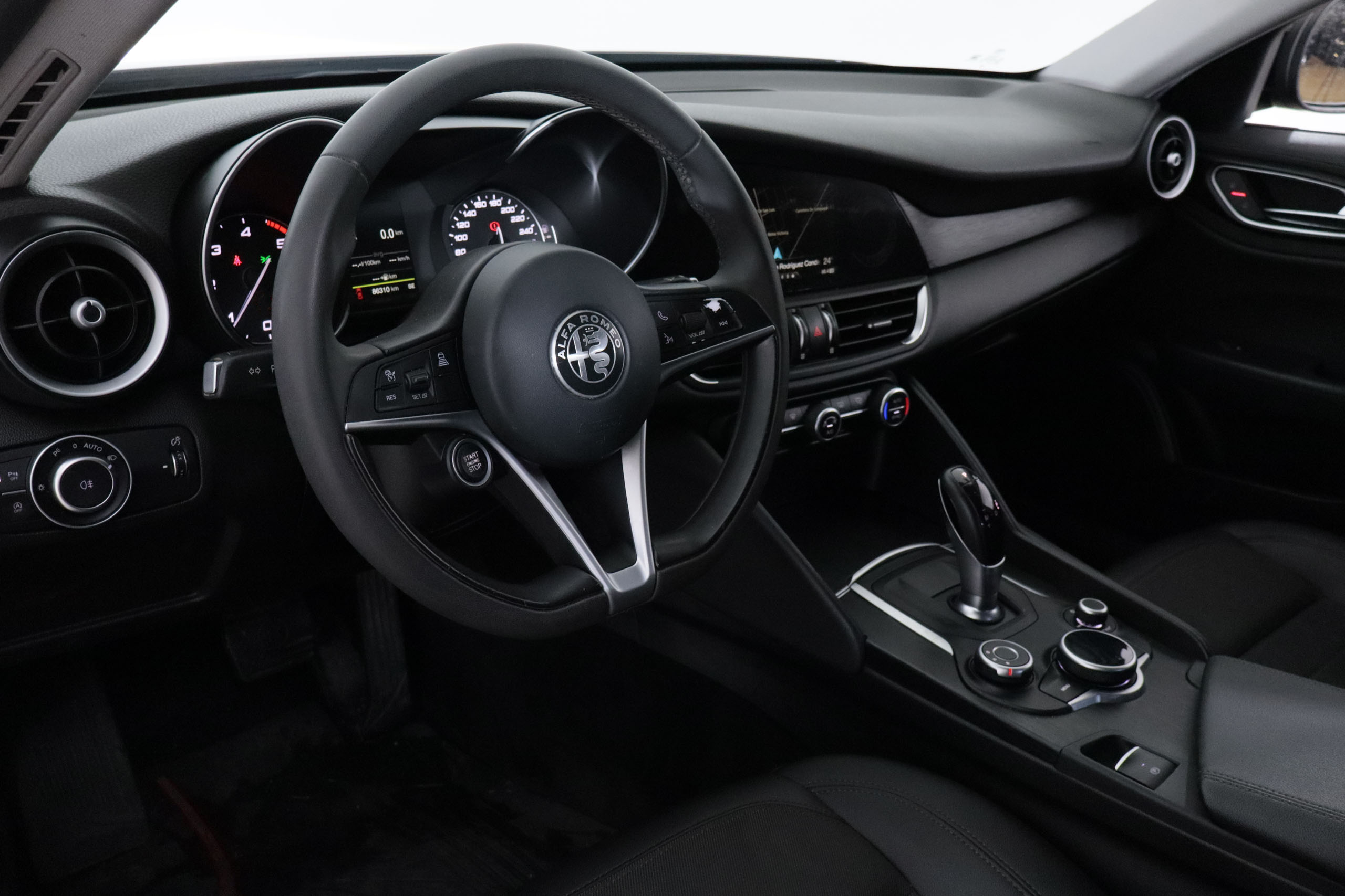 Alfa Romeo Giulia 2.2 DIESEL AUTO EXECUTIVE 150CV 4P #NAVY, PARKTRONIC,CAMARA TRASERA foto 13