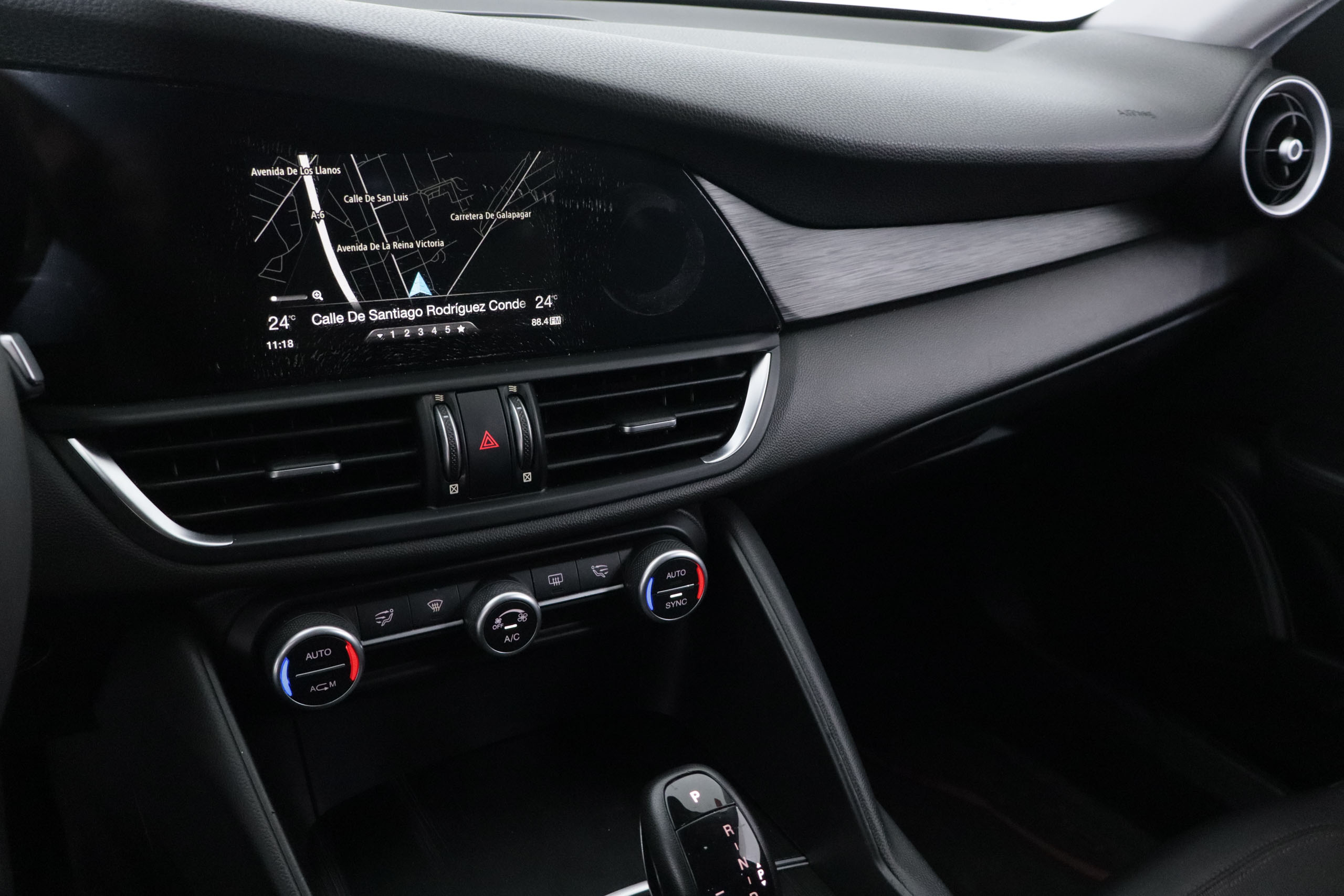 Alfa Romeo Giulia 2.2 DIESEL AUTO EXECUTIVE 150CV 4P #NAVY, PARKTRONIC,CAMARA TRASERA foto 15