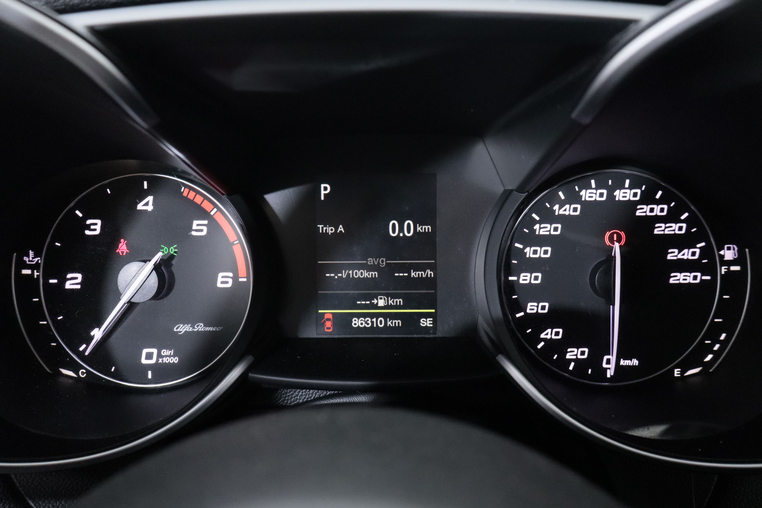 Alfa Romeo Giulia 2.2 DIESEL AUTO EXECUTIVE 150CV 4P #NAVY, PARKTRONIC,CAMARA TRASERA foto 19