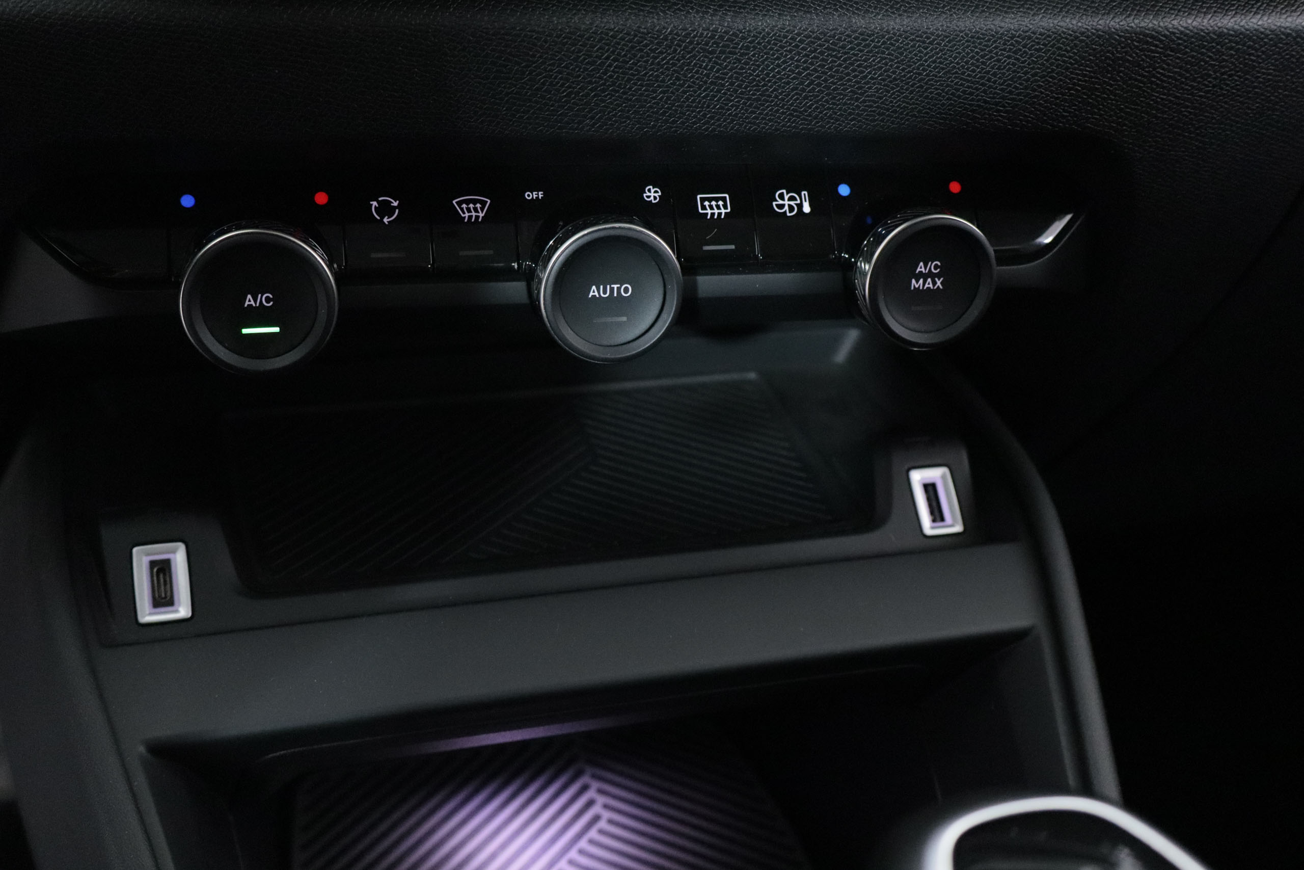 Citroen C4 1.2 PURETECH FEEL 100CV 5P # NAVY,PARKTRONIC foto 17