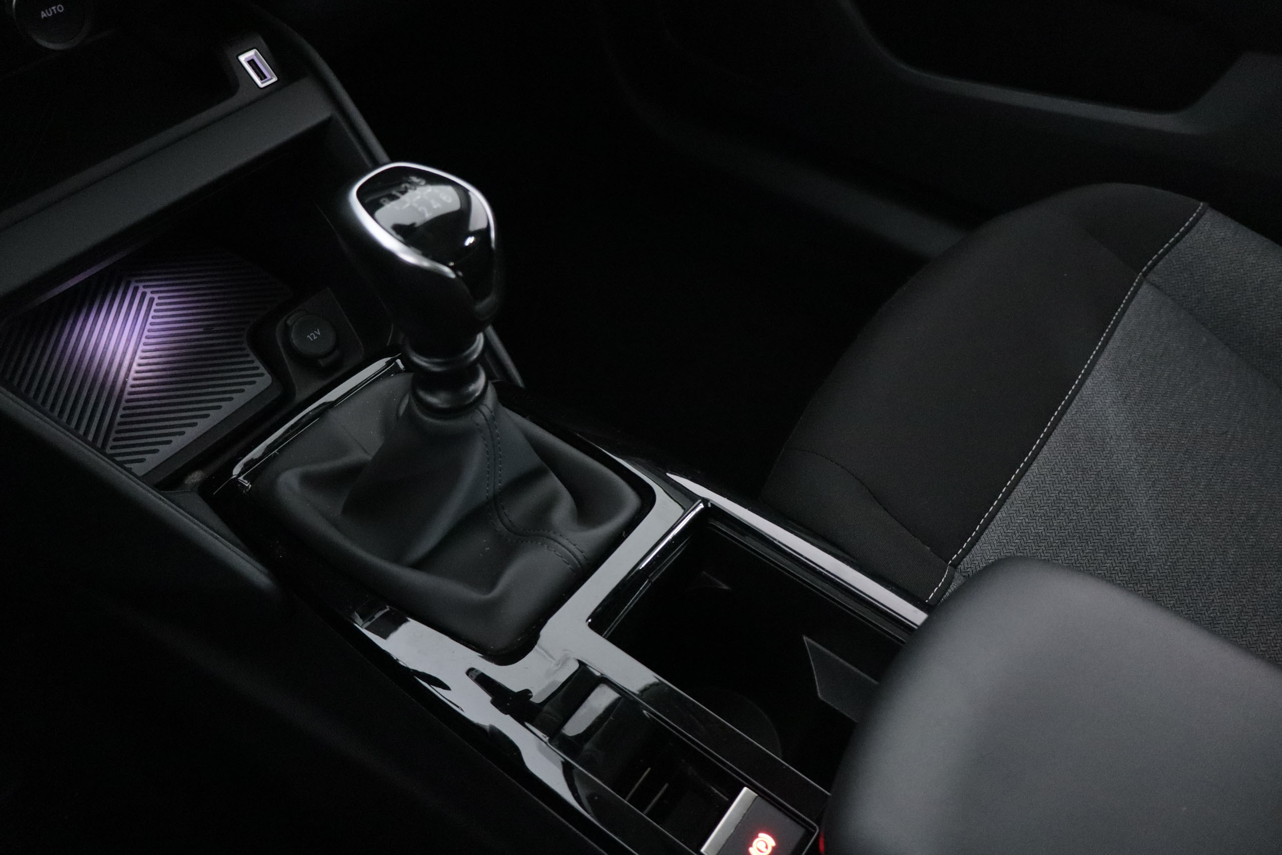 Citroen C4 1.2 PURETECH FEEL 100CV 5P # NAVY,PARKTRONIC foto 15