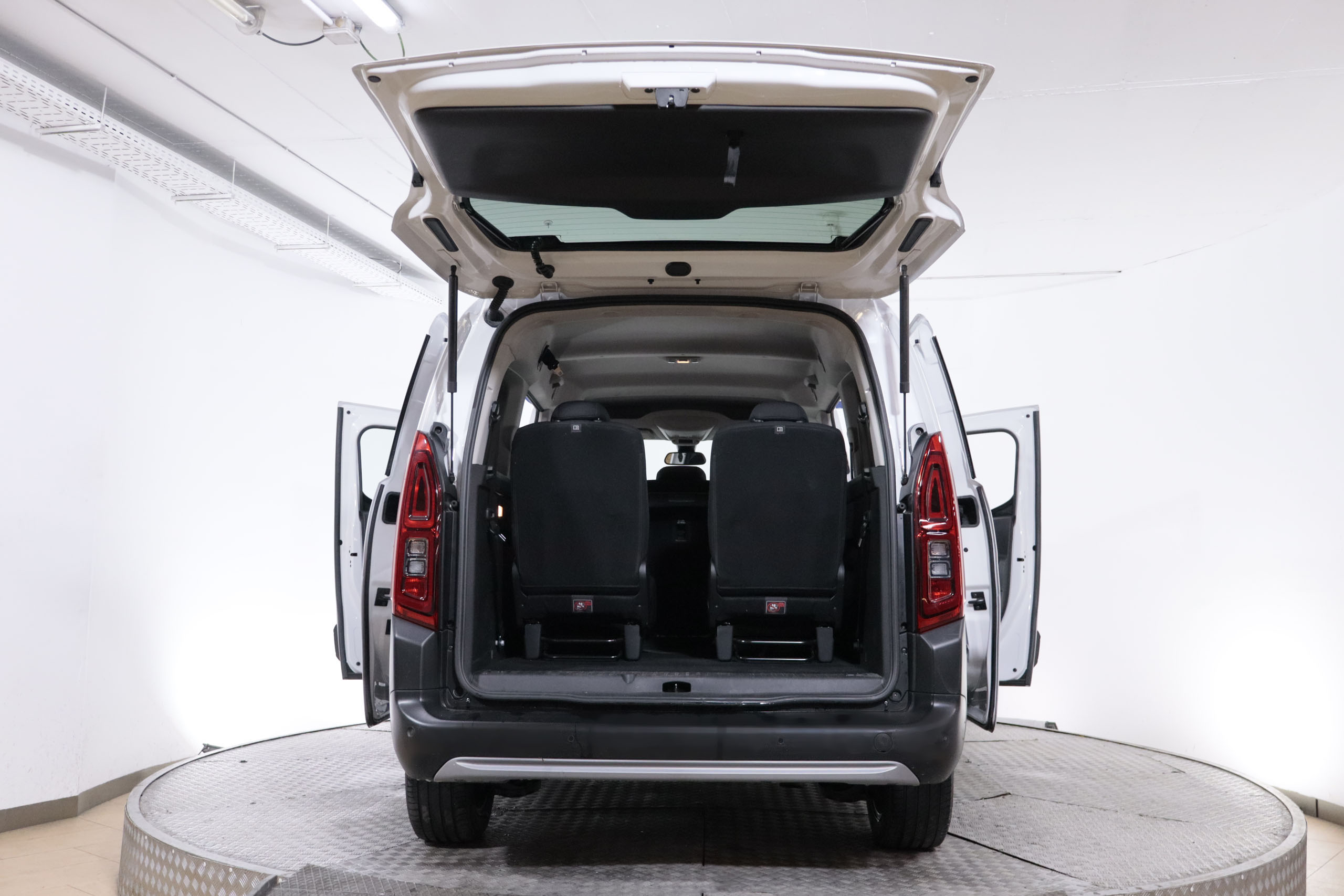 Citroen Berlingo TALLA XL 1.5 BLUEHDI XTR SHINE 7 PLAZAS 130CV 5P # NAVY,PARKTRONIC foto 11