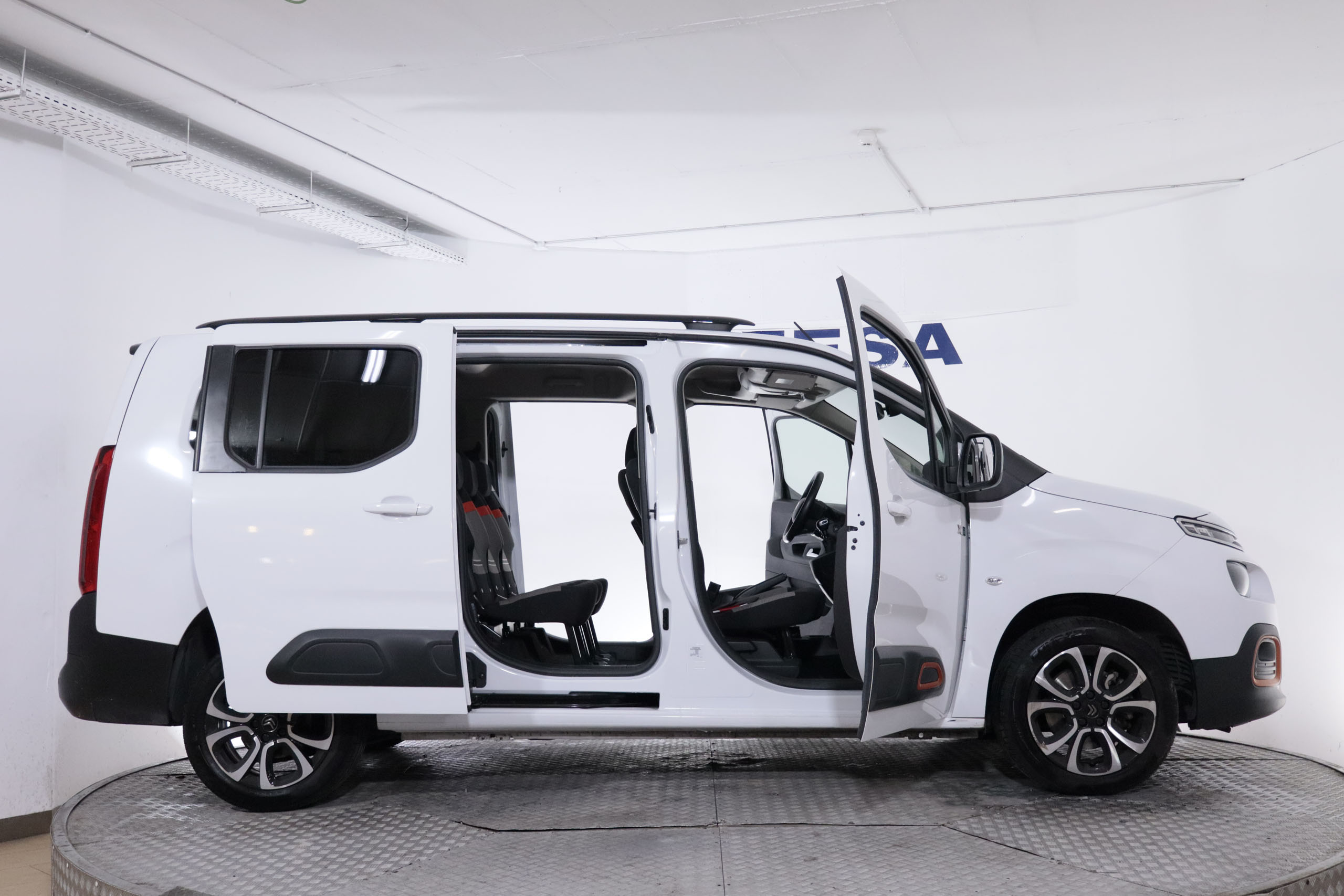 Citroen Berlingo TALLA XL 1.5 BLUEHDI XTR SHINE 7 PLAZAS 130CV 5P # NAVY,PARKTRONIC foto 13