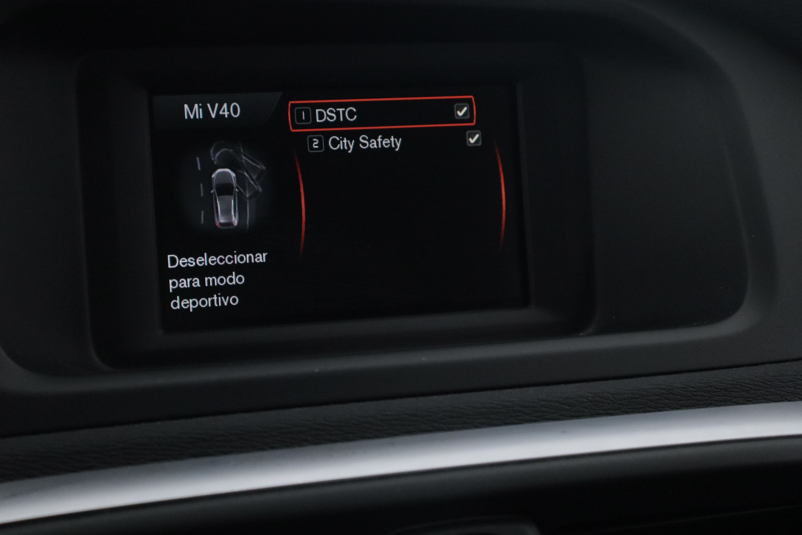 Volvo V40 CROSS COUNTRY 1.6 D2 KINETIC 114CV 5P foto 18