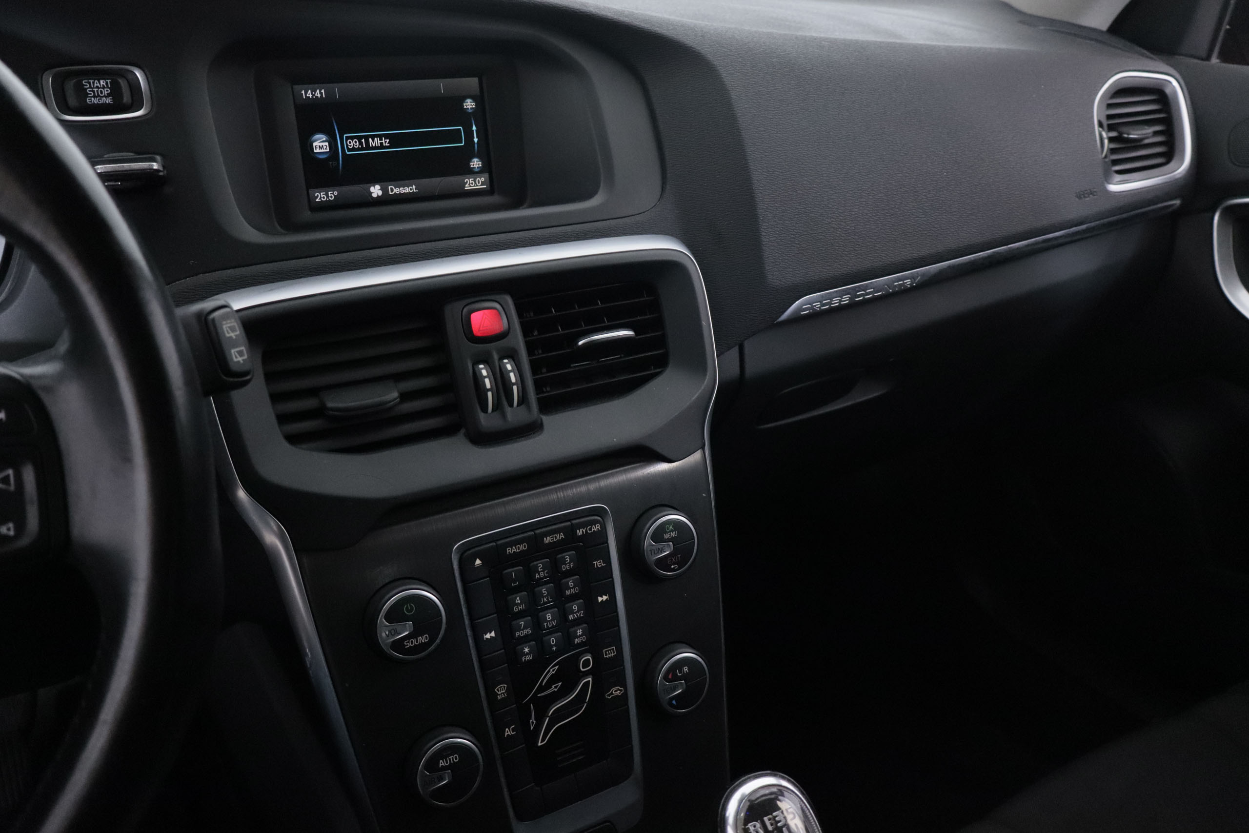 Volvo V40 CROSS COUNTRY 1.6 D2 KINETIC 114CV 5P foto 17