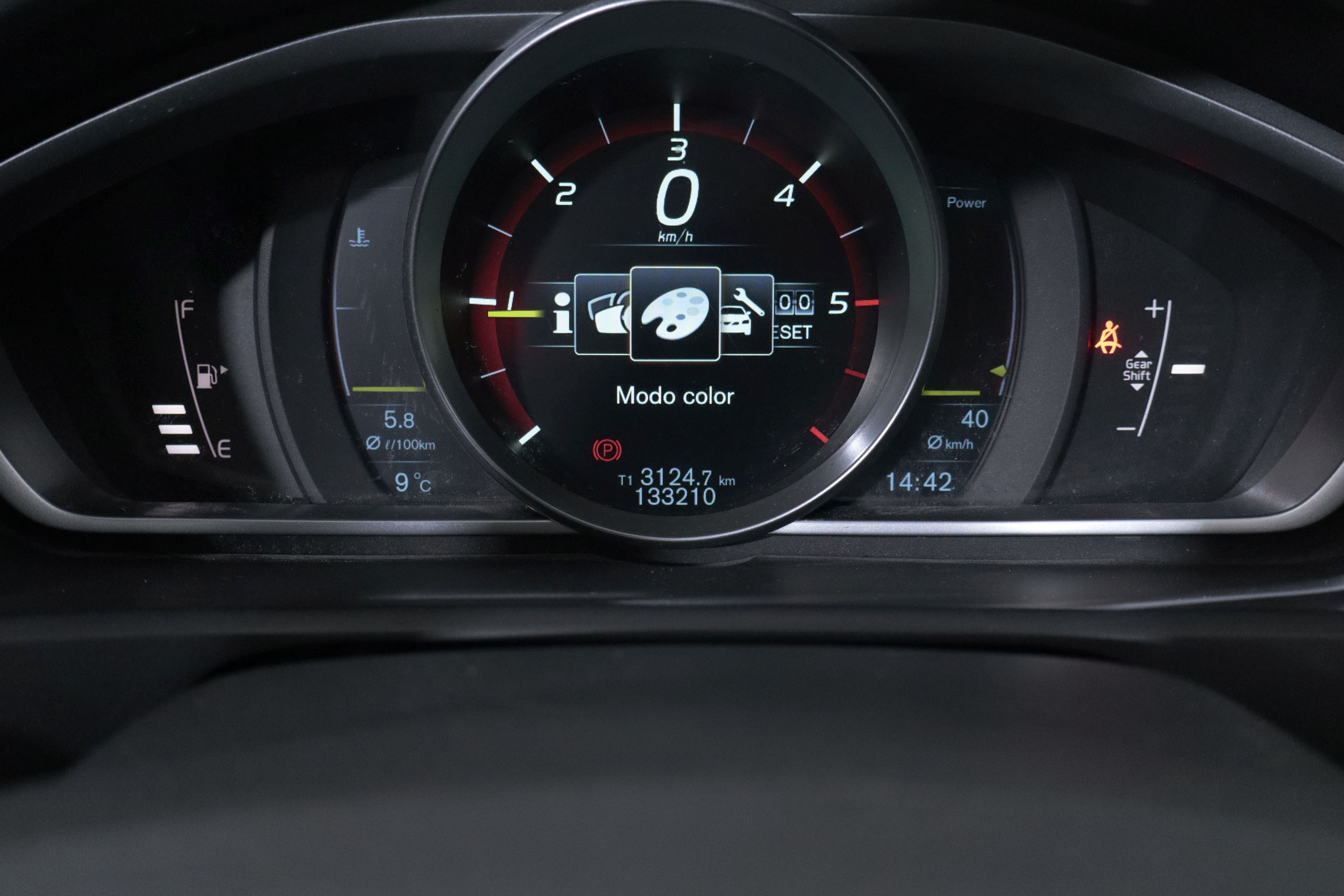 Volvo V40 CROSS COUNTRY 1.6 D2 KINETIC 114CV 5P foto 19