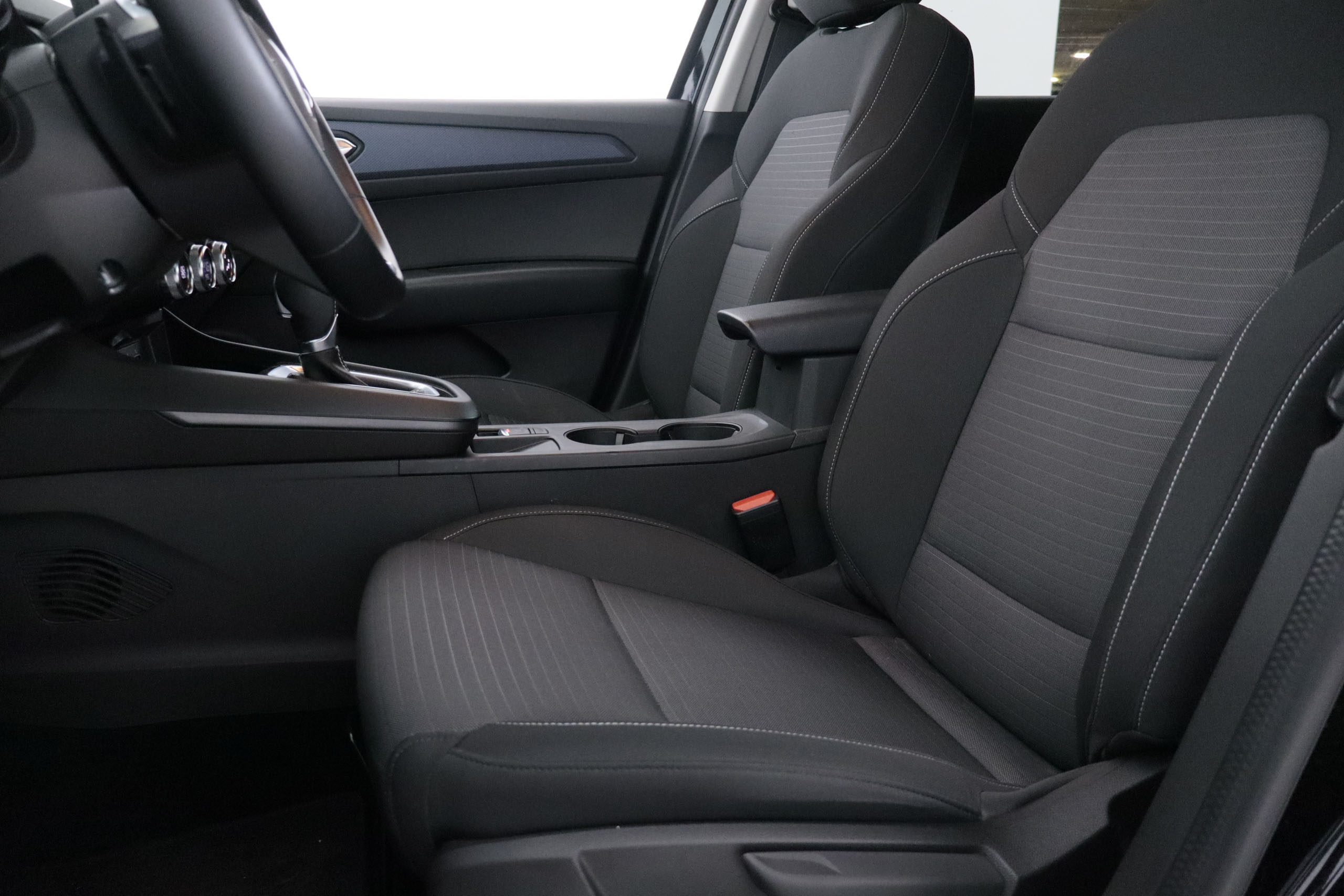 Renault ARKANA 1.3 TCE EVOLUTION HYBRID MHEV AUTO 140CV 5P # NAVY,FAROS LED foto 23