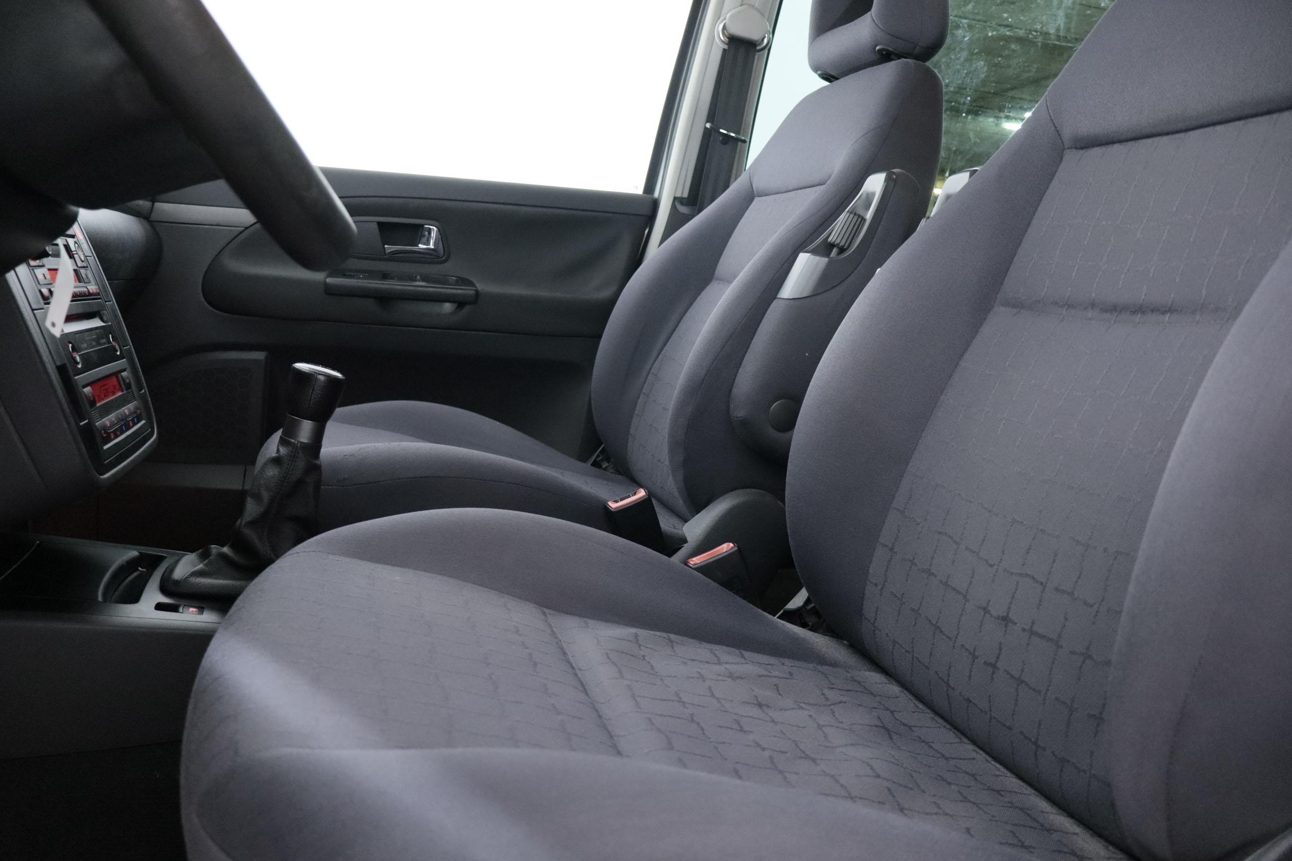 Seat Alhambra 1.9 TDI 115CV 6 PLAZAS 5P foto 19