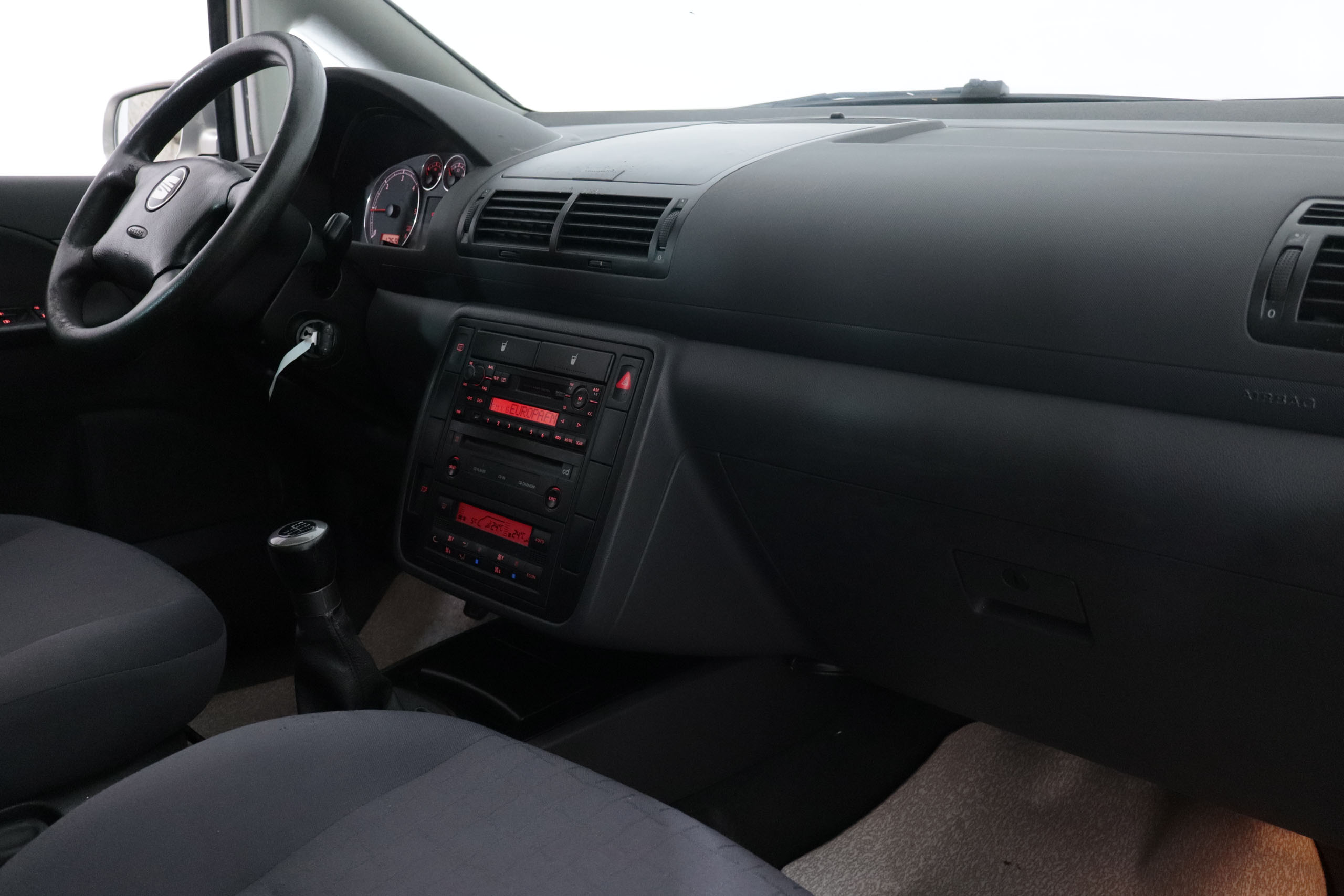 Seat Alhambra 1.9 TDI 115CV 6 PLAZAS 5P foto 15