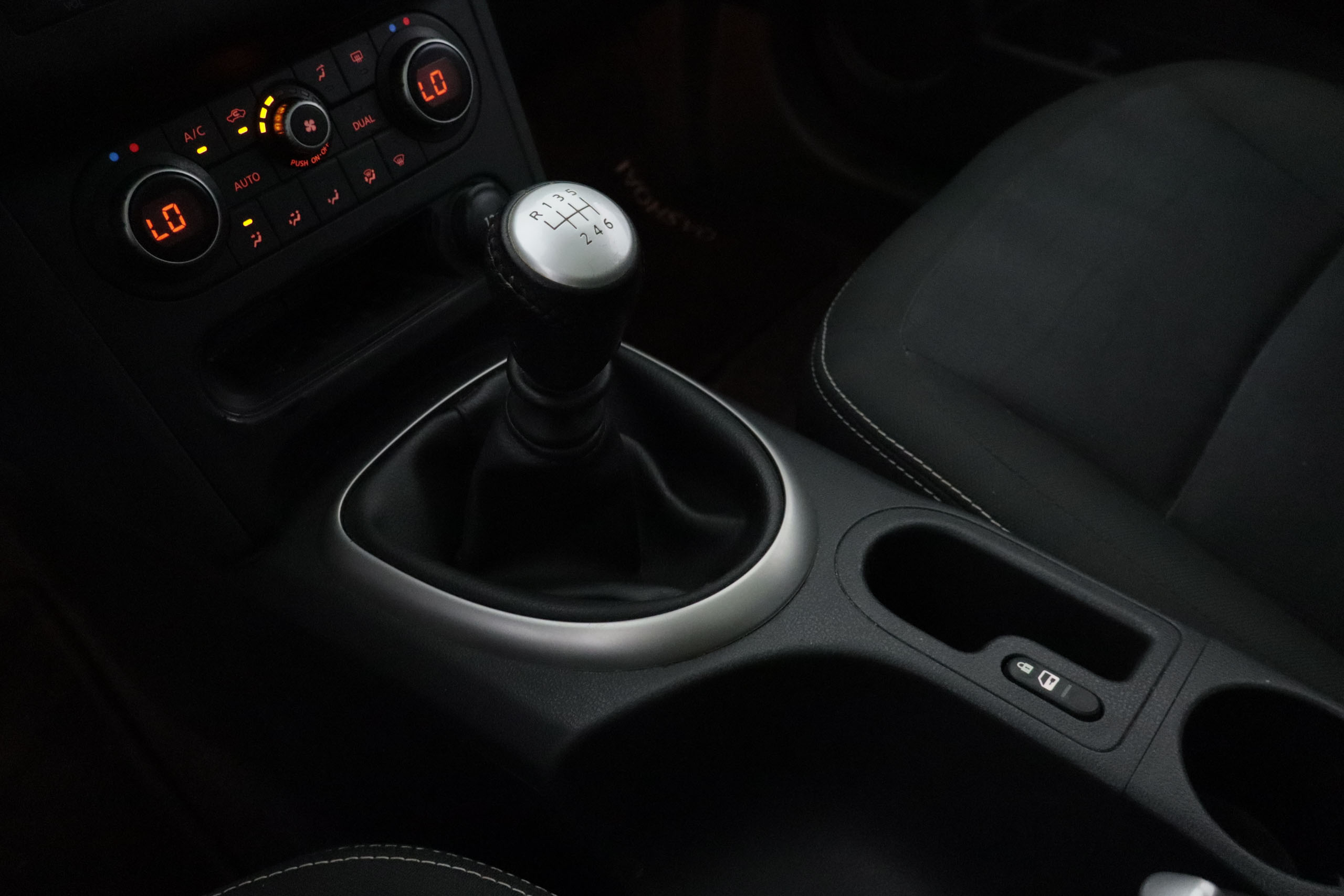 Nissan Qashqai 2 1.6 DCI NCONNECTA 131CV 7 PLAZAS 5P # TECHO PANORAMICO, PARKTRONIC foto 15