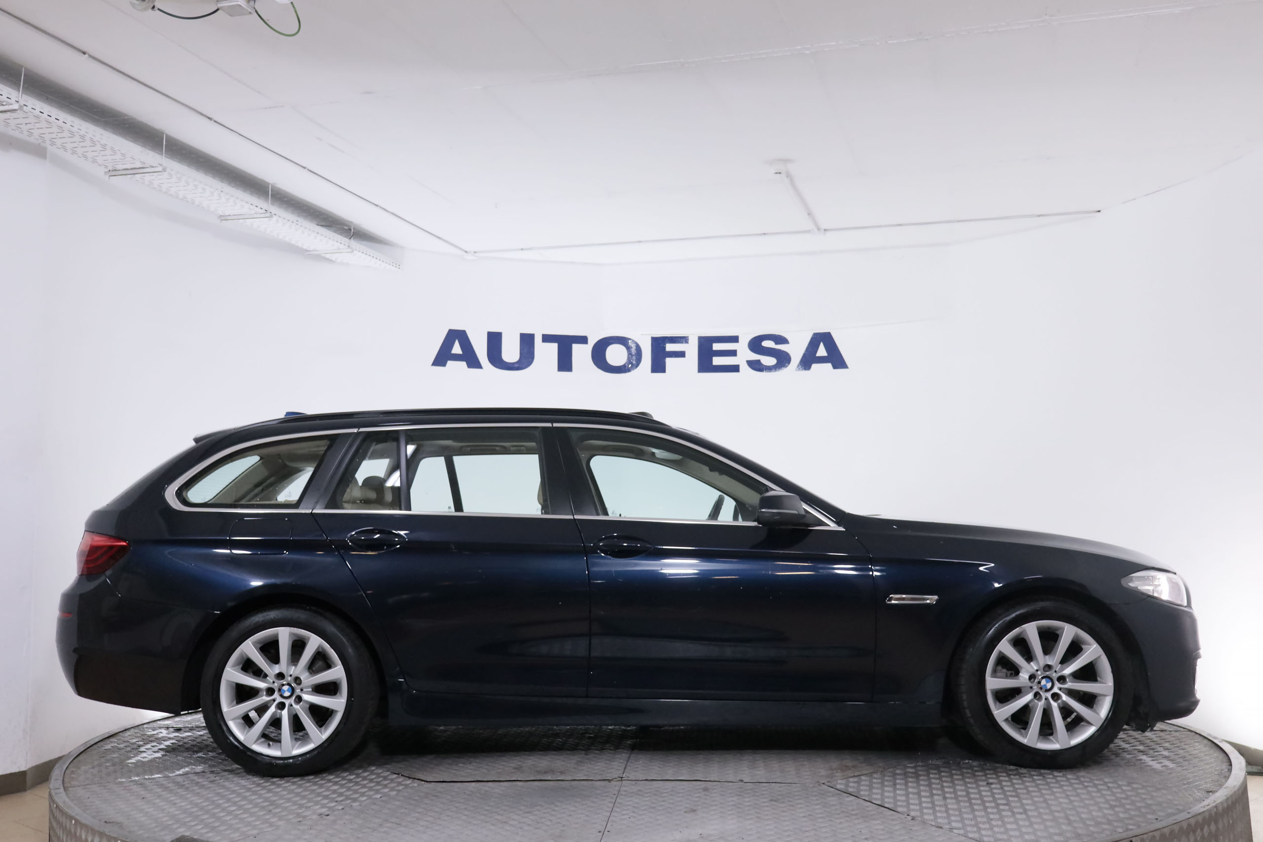 BMW 520 SERIE 5 520 D TOURING AUTO 190CV 5P # TECHO ELEC PANORAMICO,CUERO,NAVY foto 10