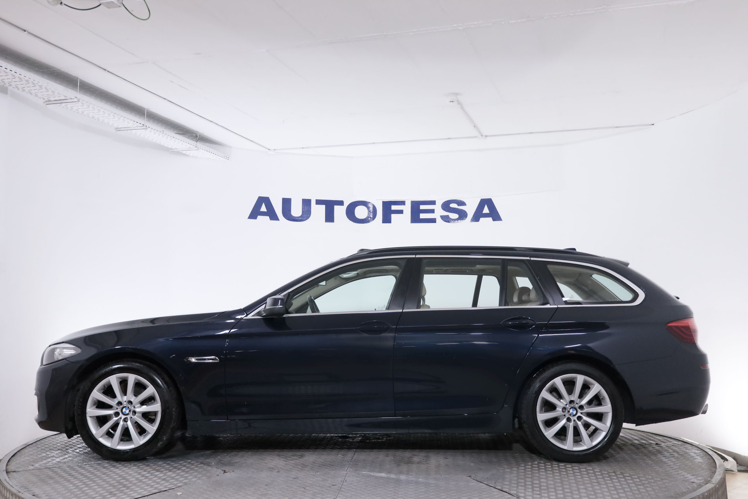 BMW 520 SERIE 5 520 D TOURING AUTO 190CV 5P # TECHO ELEC PANORAMICO,CUERO,NAVY foto 5