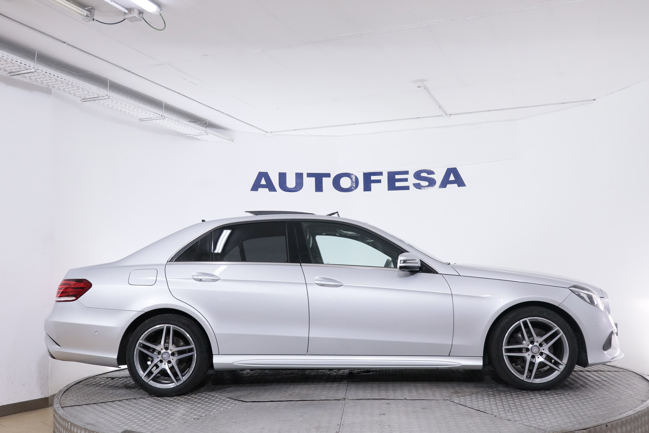 Mercedes-benz E 250 CLASE E250 CDI AUTO AMG LINE 4MATIC 204CV 4P # CUERO, TECHO ELEC PANORAMICO, PARKTRONIC foto 10