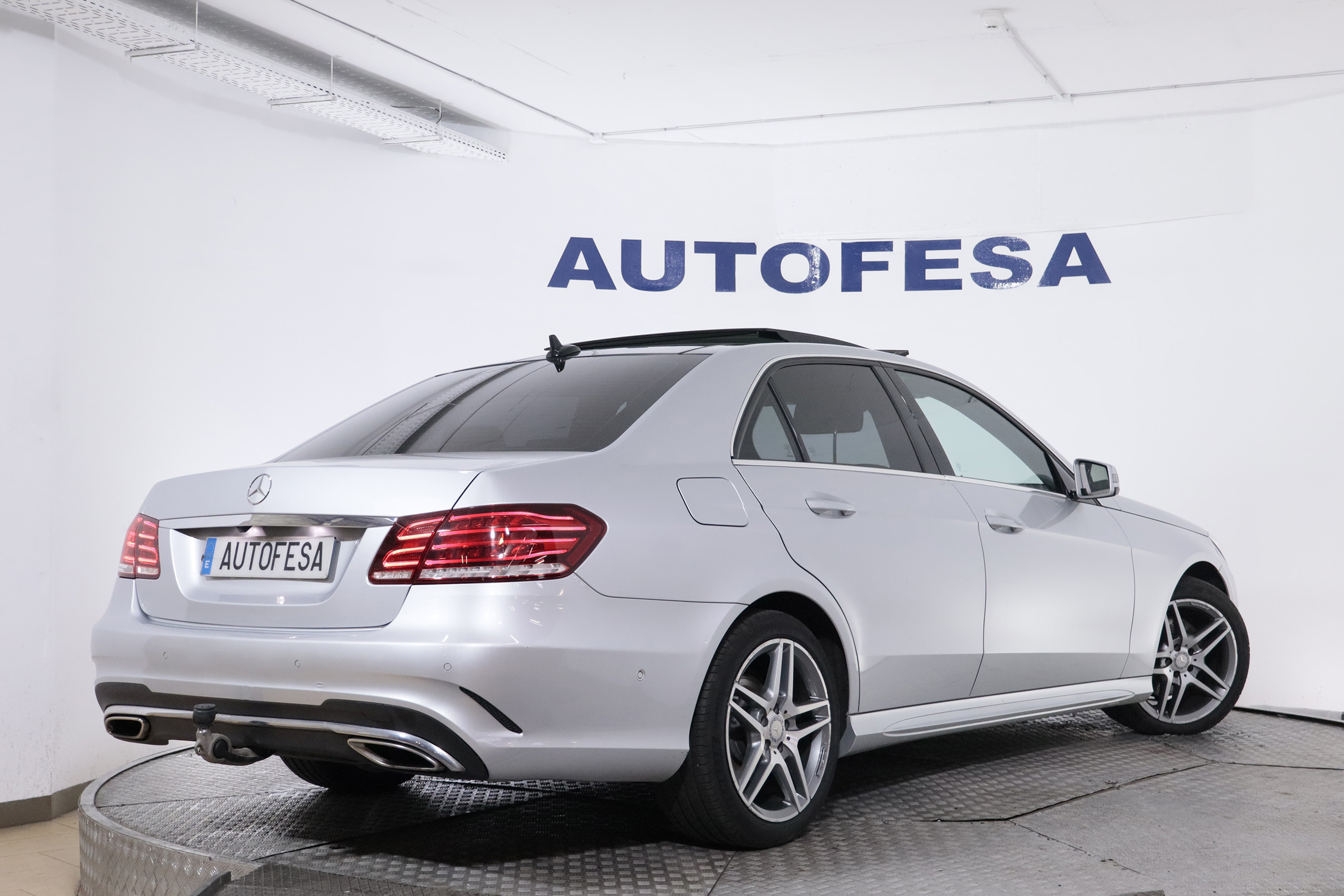 Mercedes-benz E 250 CLASE E250 CDI AUTO AMG LINE 4MATIC 204CV 4P # CUERO, TECHO ELEC PANORAMICO, PARKTRONIC foto 9