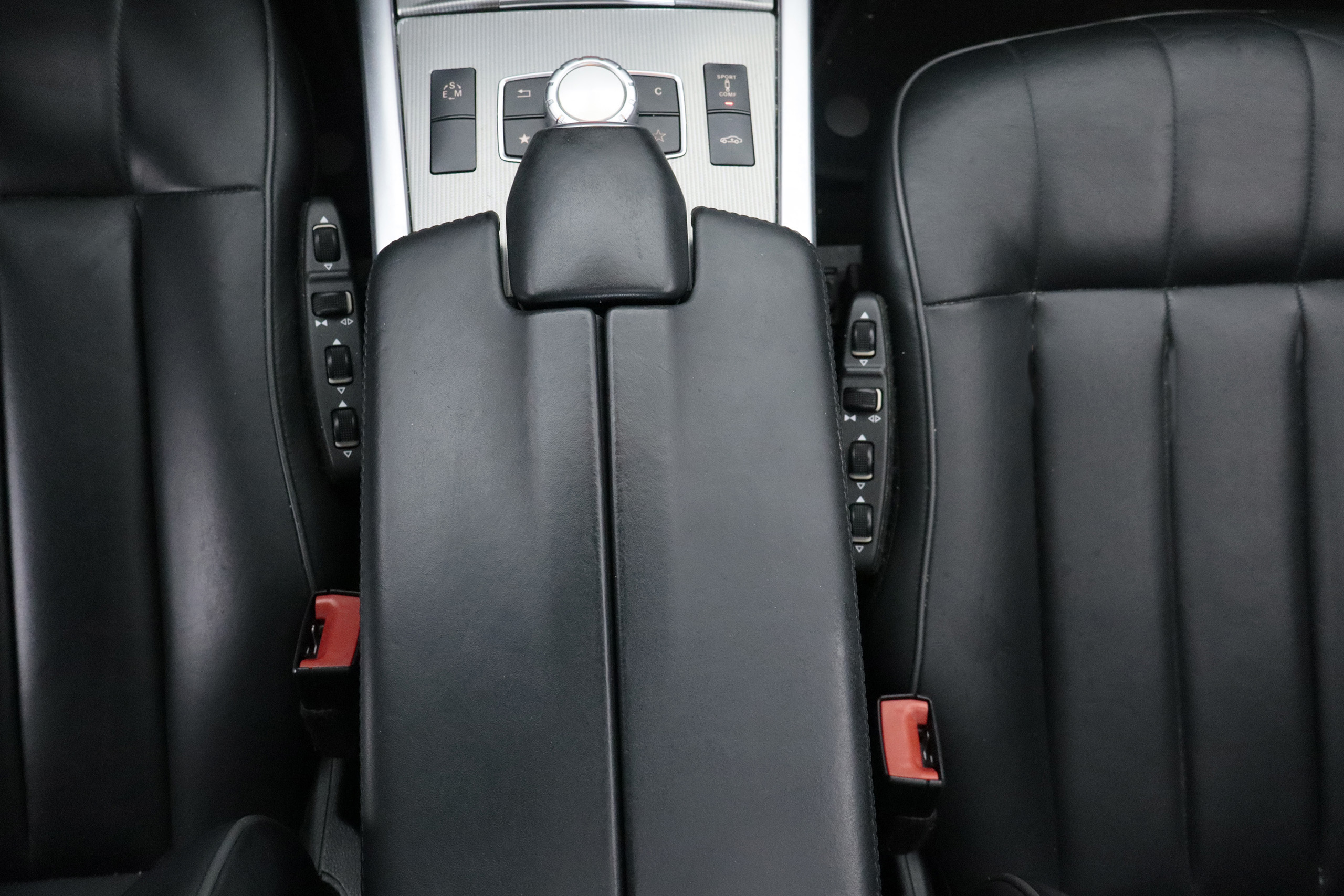 Mercedes-benz E 250 CLASE E250 CDI AUTO AMG LINE 4MATIC 204CV 4P # CUERO, TECHO ELEC PANORAMICO, PARKTRONIC foto 31