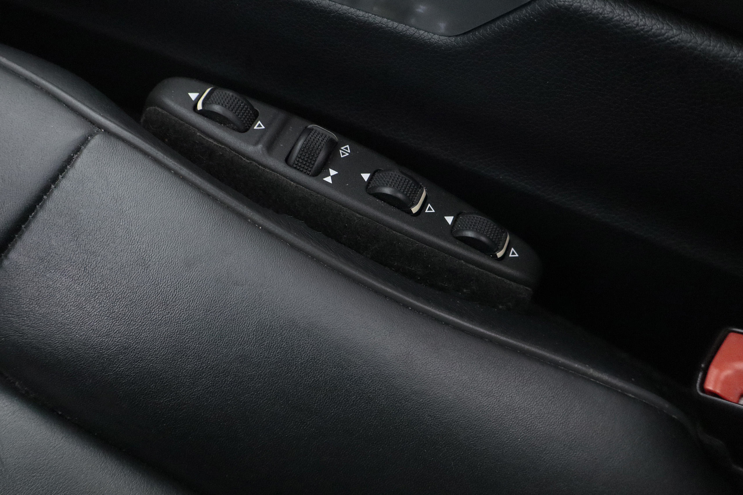 Mercedes-benz E 250 CLASE E250 CDI AUTO AMG LINE 4MATIC 204CV 4P # CUERO, TECHO ELEC PANORAMICO, PARKTRONIC foto 30