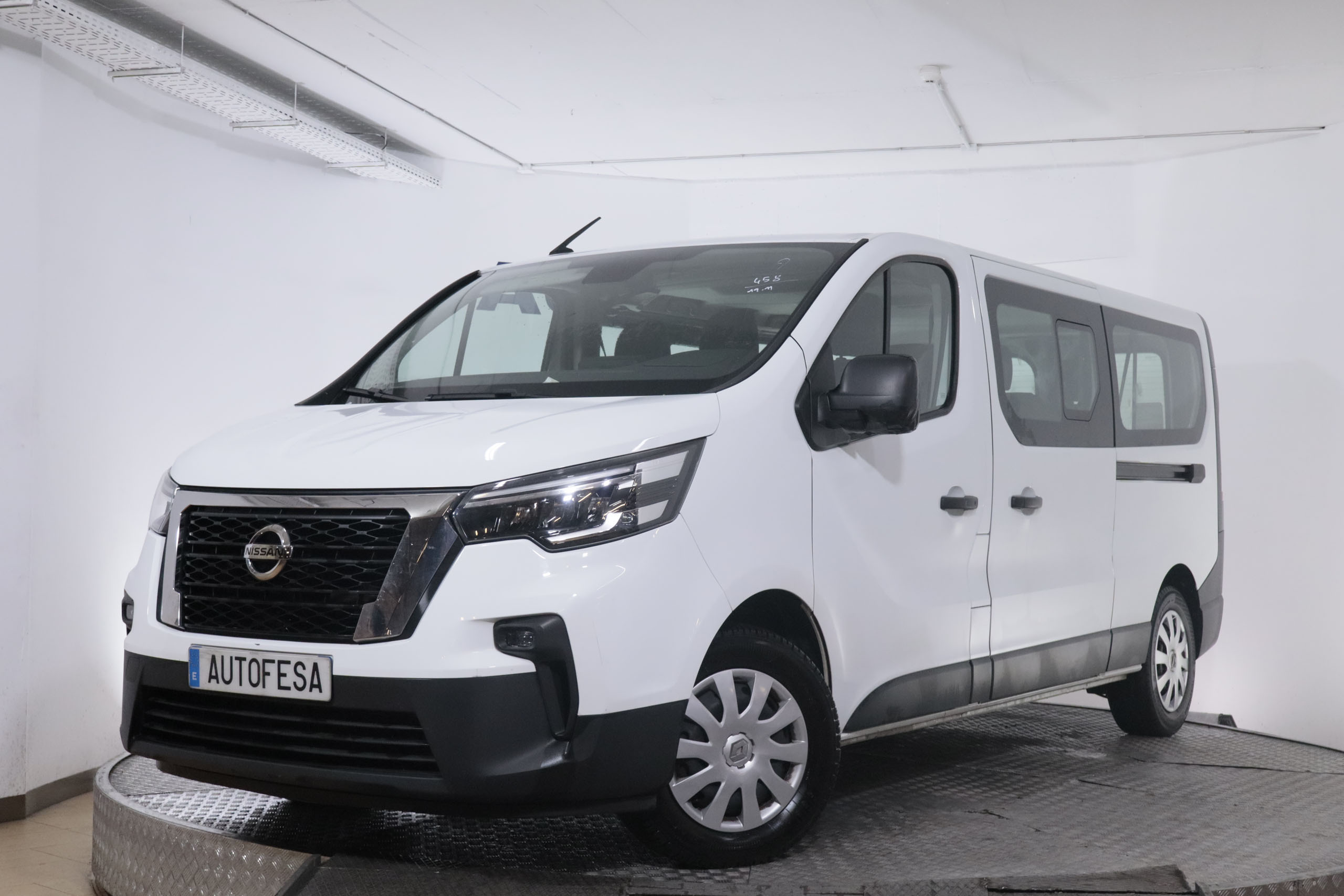 Nissan NV300 2.0 DCI COMBI L2H1 N-CONNECTA 150CV 9 PLAZAS 5P # IVA DEDUCIBLE,CAMARA TRASERA,PARKTRONIC foto 1