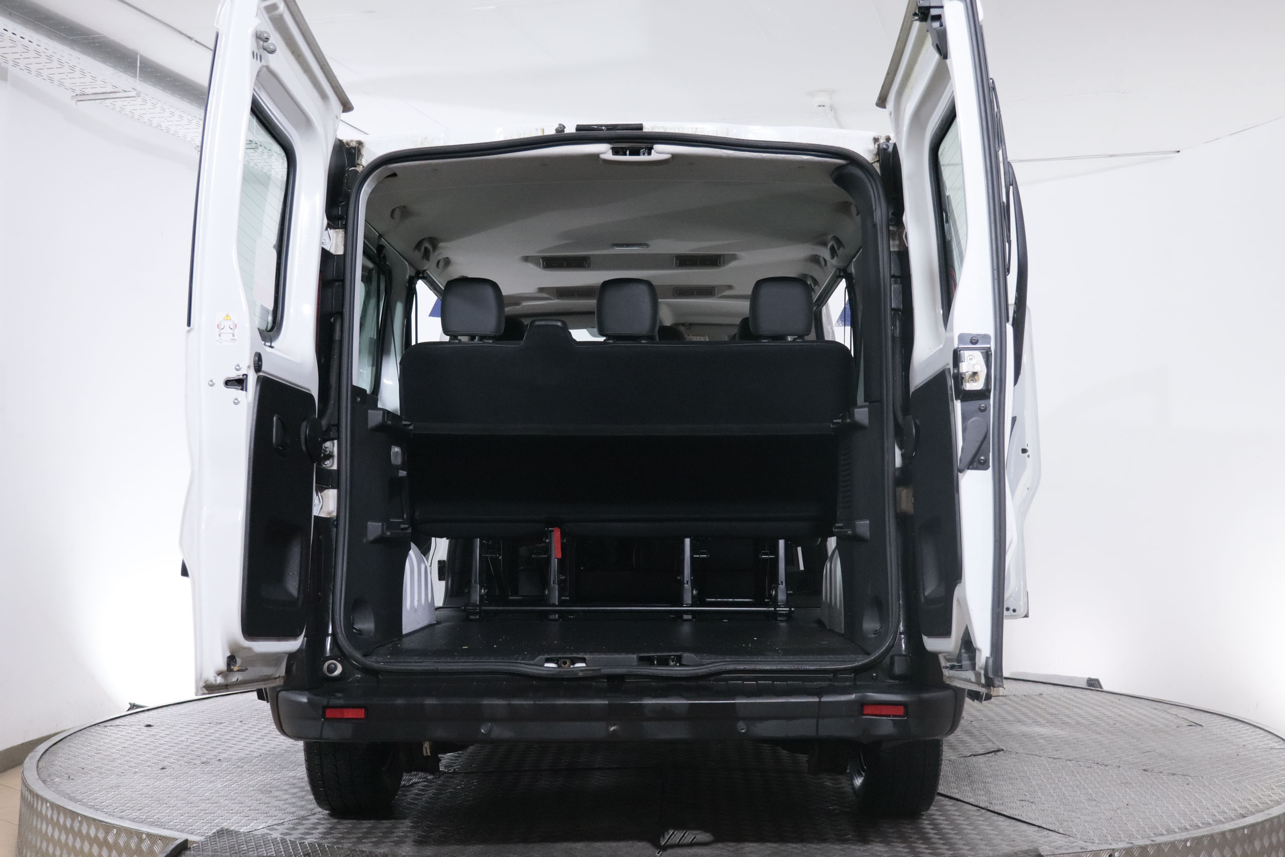 Nissan NV300 2.0 DCI COMBI L2H1 N-CONNECTA 150CV 9 PLAZAS 5P # IVA DEDUCIBLE,CAMARA TRASERA,PARKTRONIC foto 13