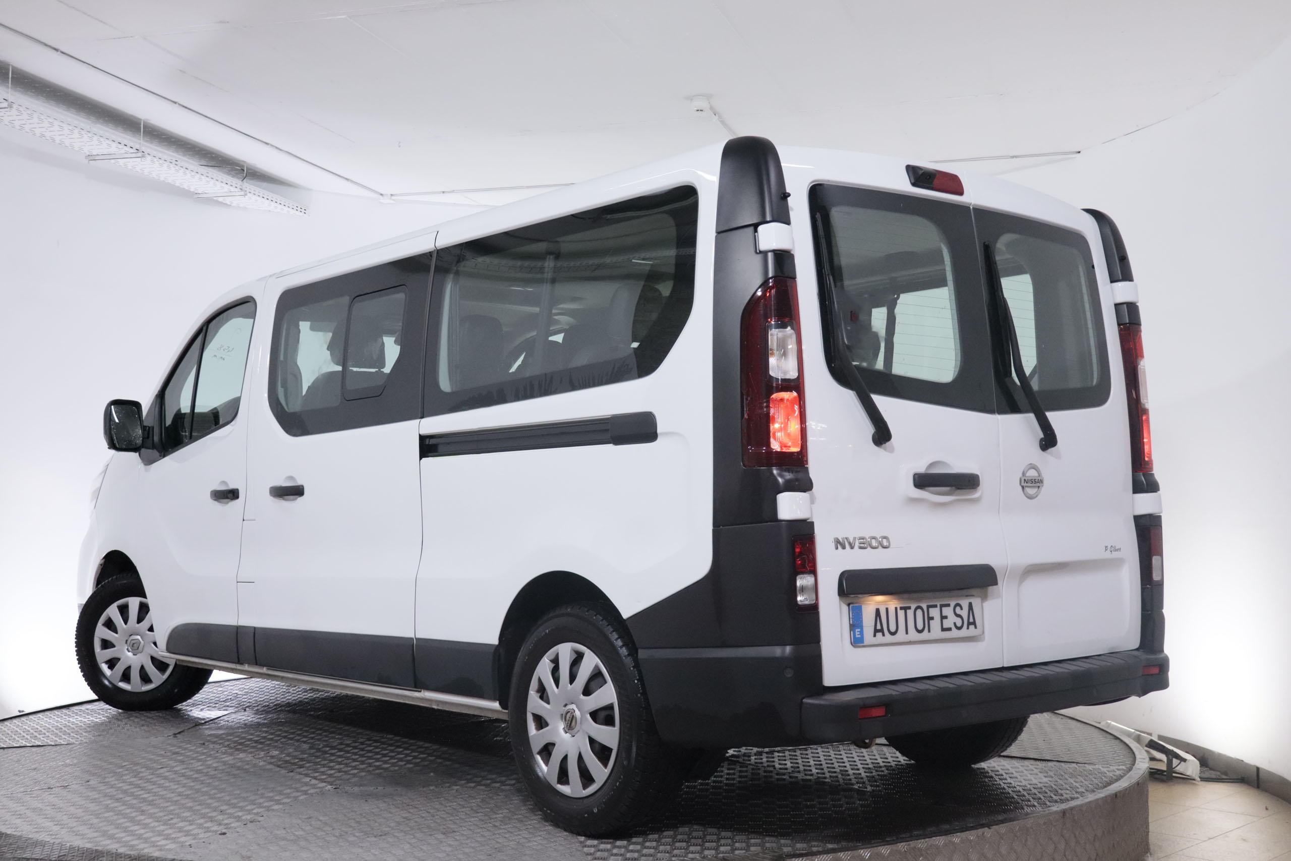 Nissan NV300 2.0 DCI COMBI L2H1 N-CONNECTA 150CV 9 PLAZAS 5P # IVA DEDUCIBLE,CAMARA TRASERA,PARKTRONIC foto 10