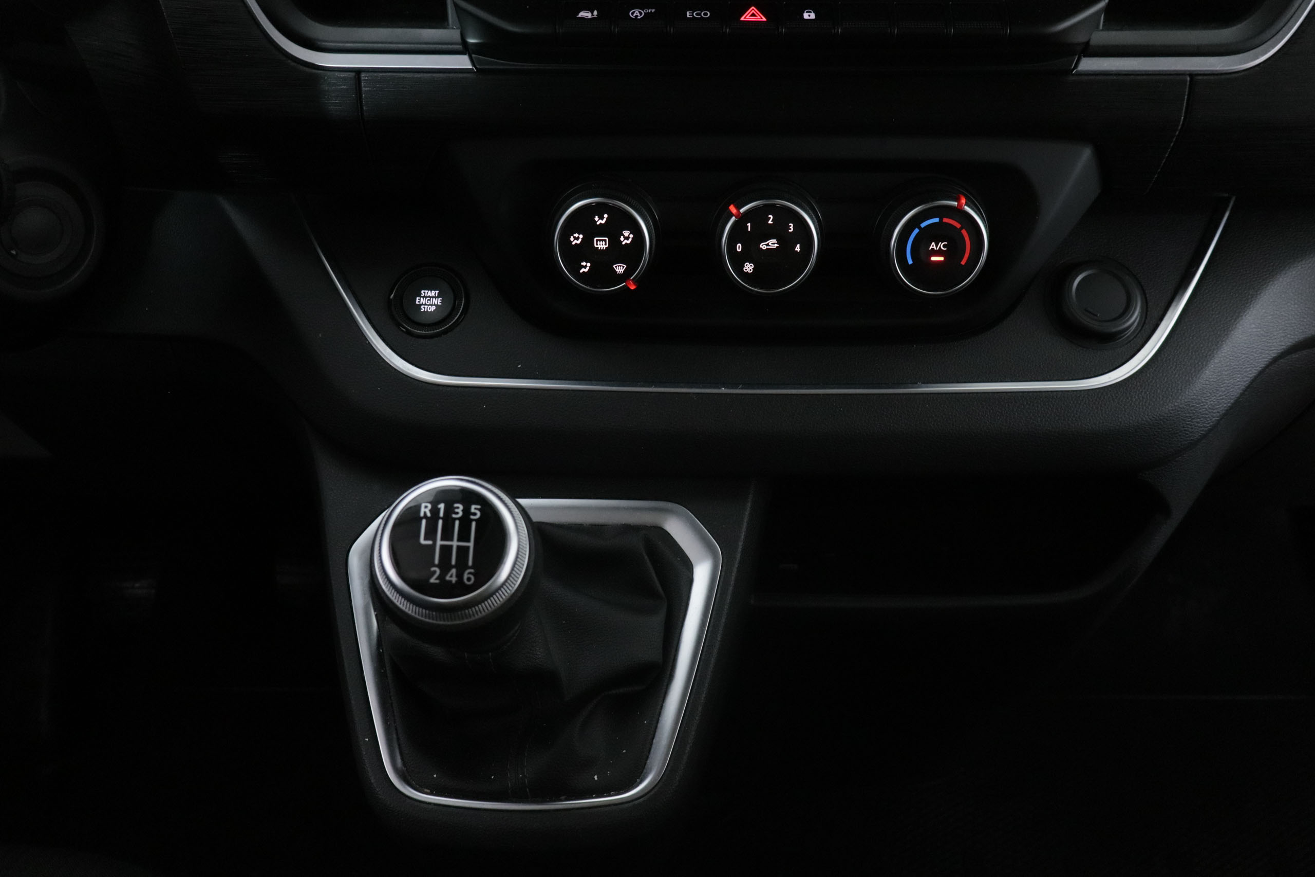 Nissan NV300 2.0 DCI COMBI L2H1 N-CONNECTA 150CV 9 PLAZAS 5P # IVA DEDUCIBLE,CAMARA TRASERA,PARKTRONIC foto 19