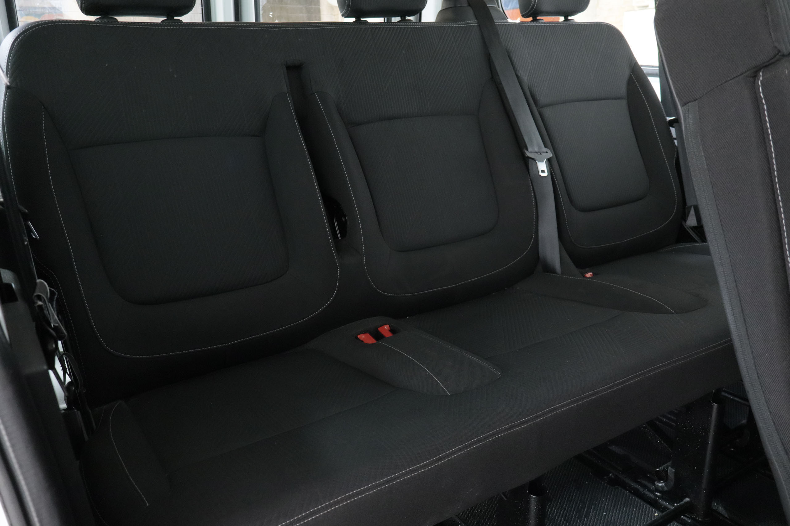 Nissan NV300 2.0 DCI COMBI L2H1 N-CONNECTA 150CV 9 PLAZAS 5P # IVA DEDUCIBLE,CAMARA TRASERA,PARKTRONIC foto 23