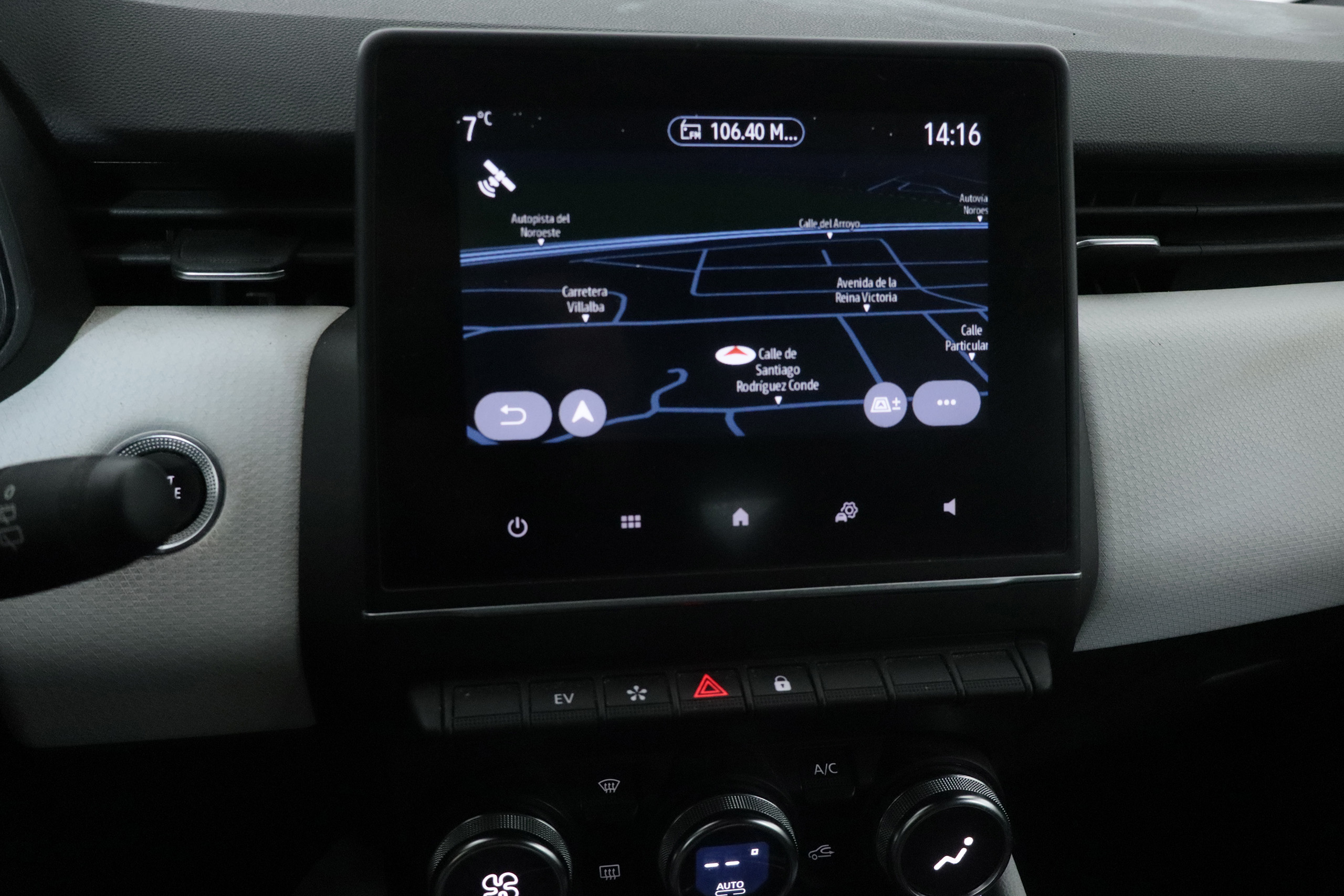 Renault Clio 1.6 E TECH AUTO INTENS 140CV 5P # NAVY, PARKTRONIC foto 18