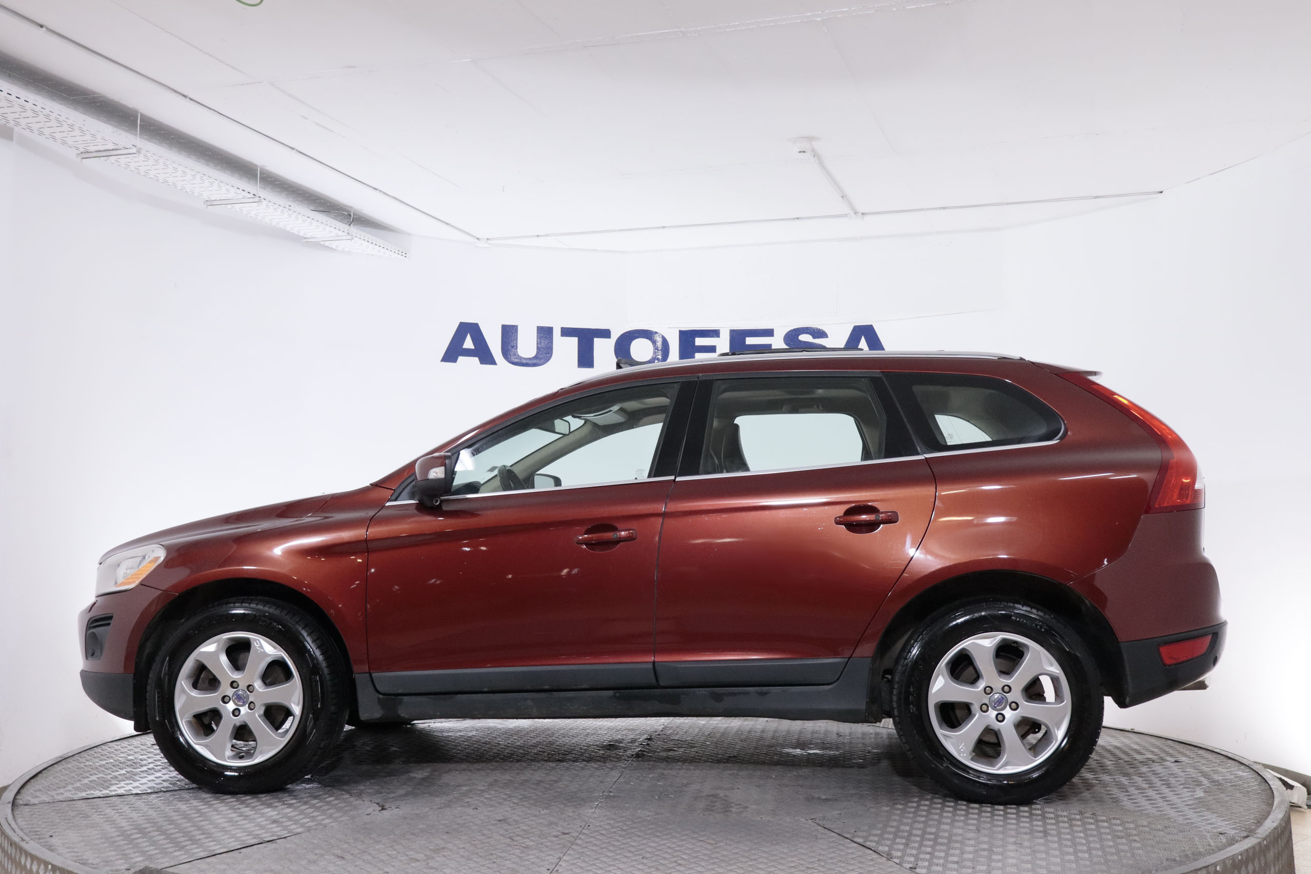 Volvo Xc 60 2.4 D AUTO SUMMUM 175CV 5P # CUERO, TECHO ELECT, NAVY,PARKTRONIC foto 5