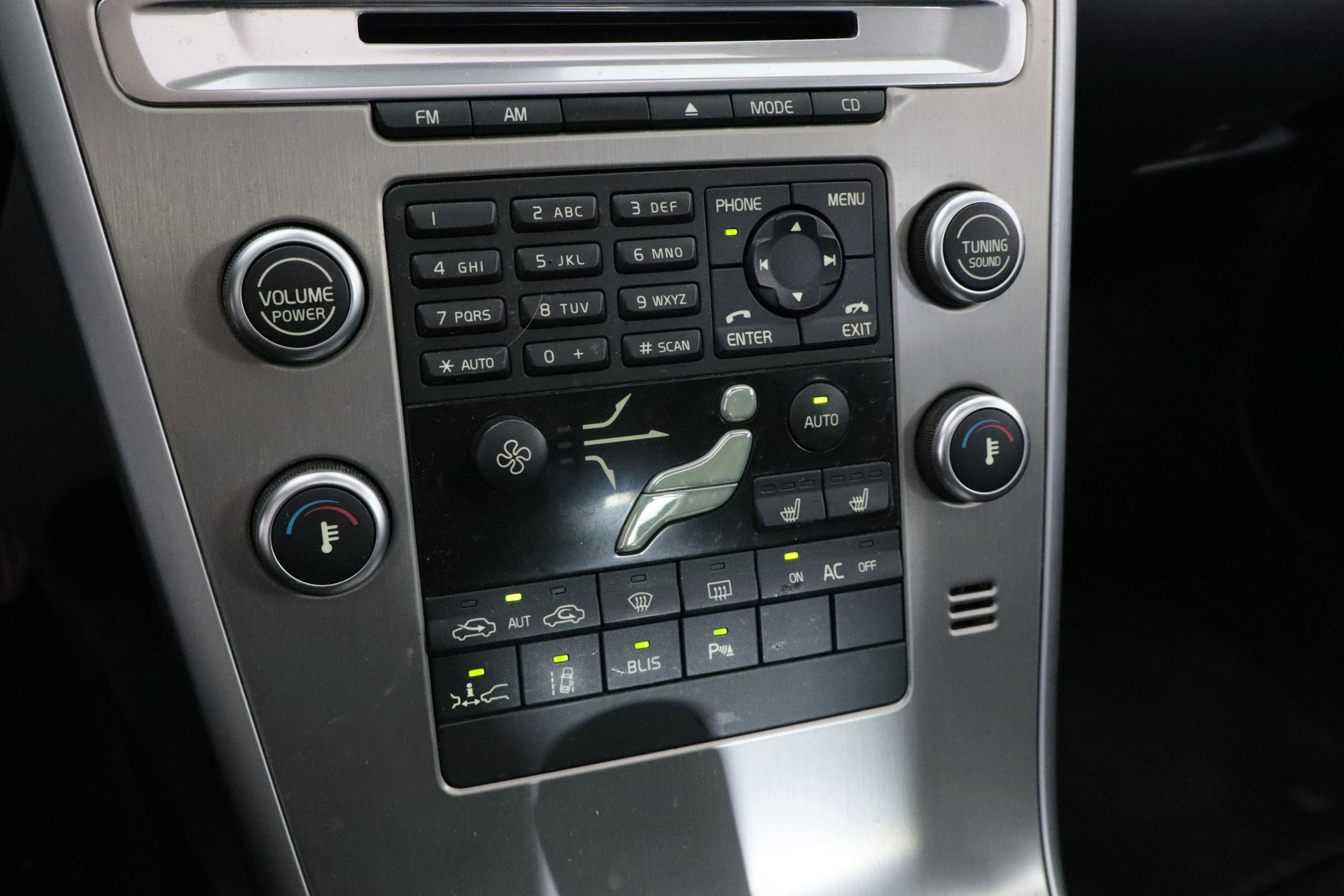 Volvo Xc 60 2.4 D AUTO SUMMUM 175CV 5P # CUERO, TECHO ELECT, NAVY,PARKTRONIC foto 18