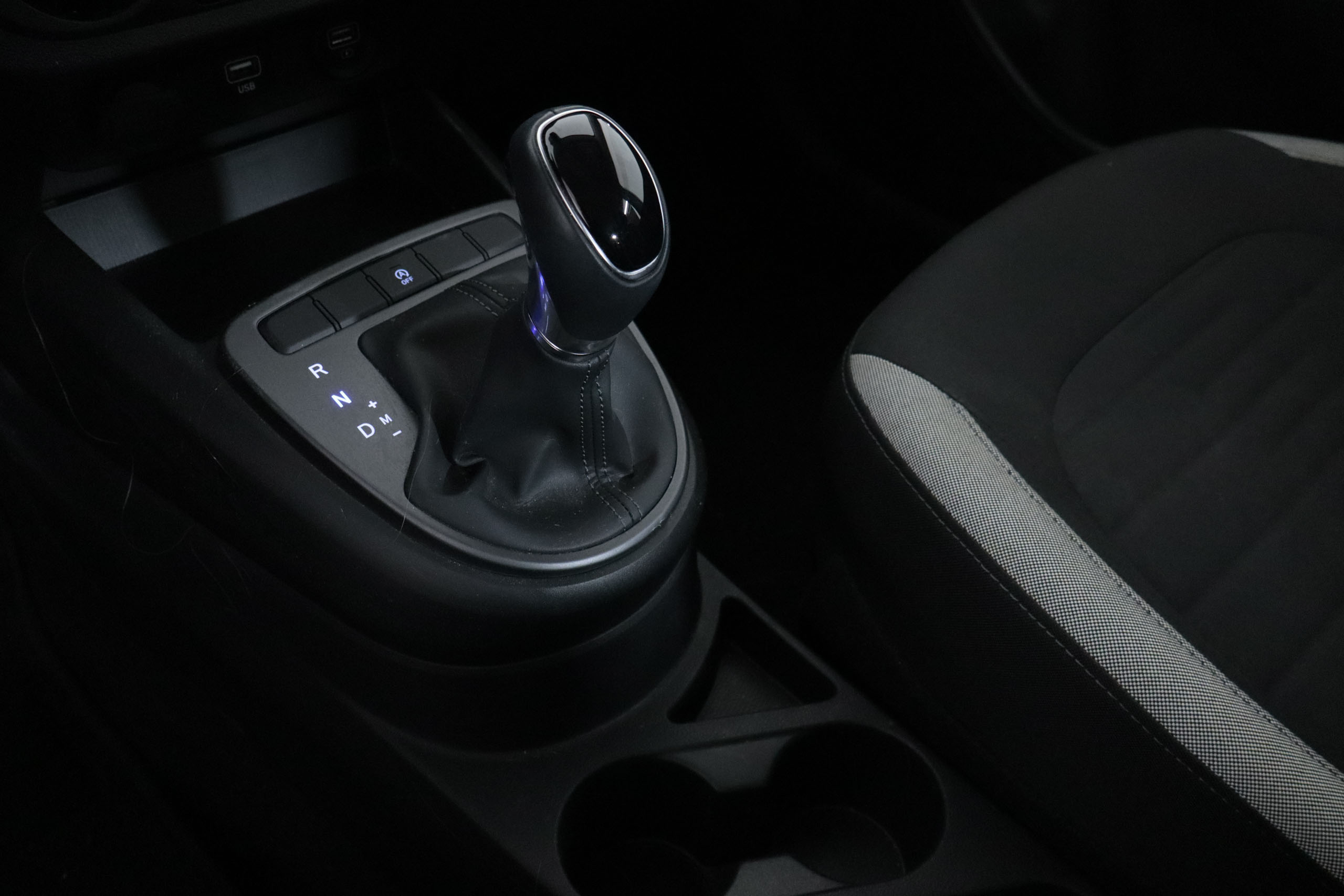 Hyundai I10 1.0i KLASS AUTO 67CV 5P #CAMARA TRASERA, START/STOP foto 17