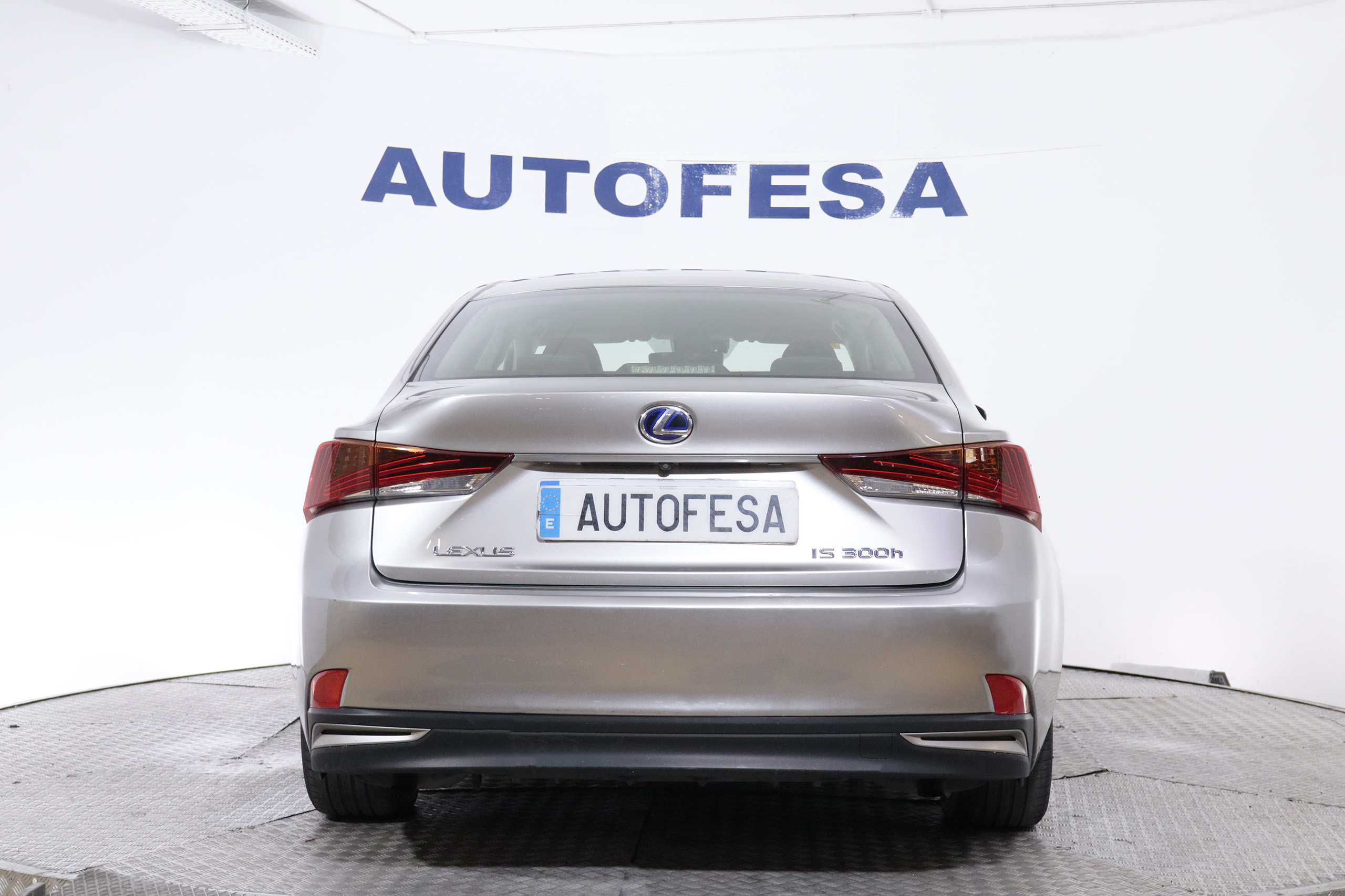 Lexus Is 300h 2.5 HYBRID AUTO 224CV 4P # NAVY, PARKTRONIC foto 6