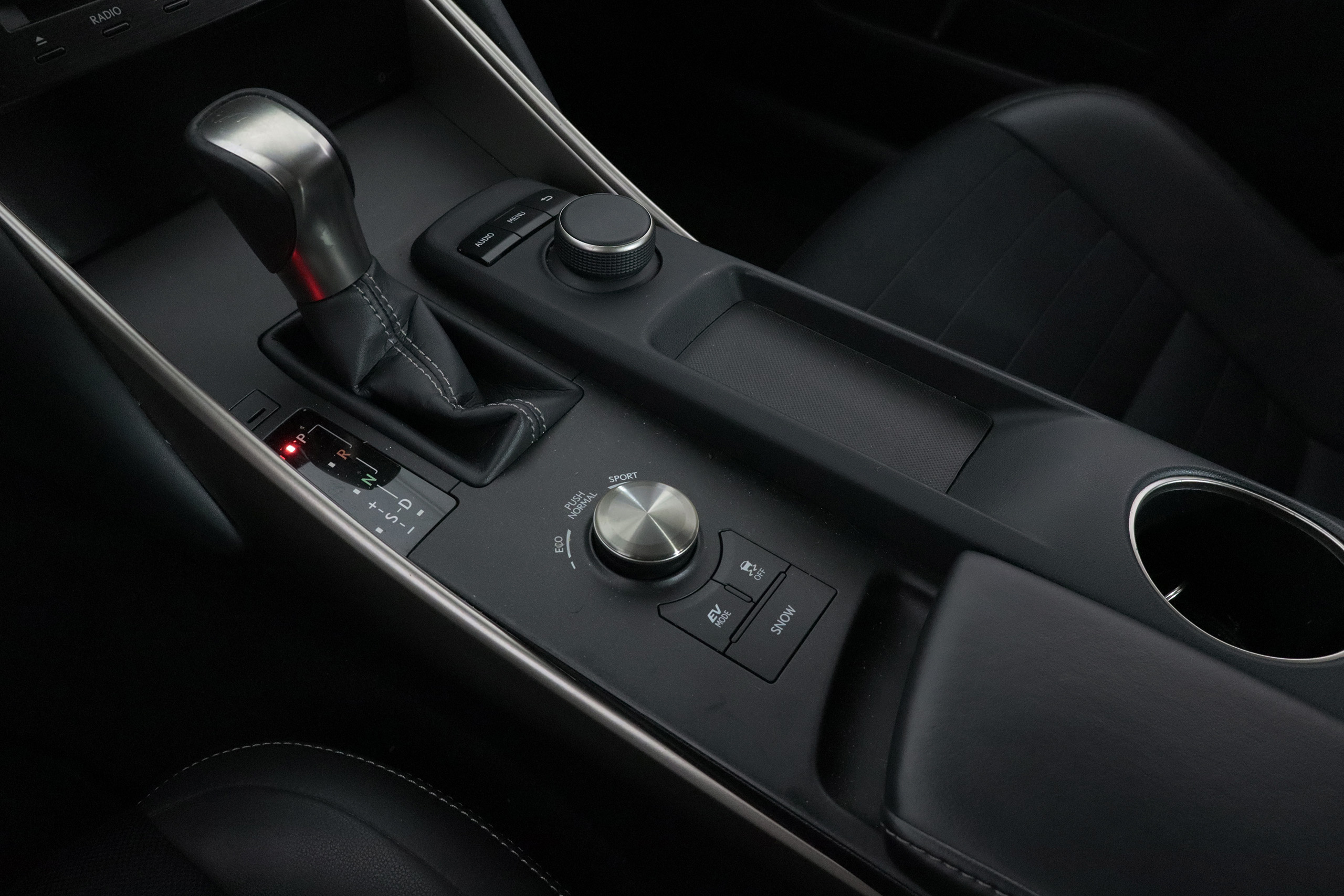 Lexus Is 300h 2.5 HYBRID AUTO 224CV 4P # NAVY, PARKTRONIC foto 20