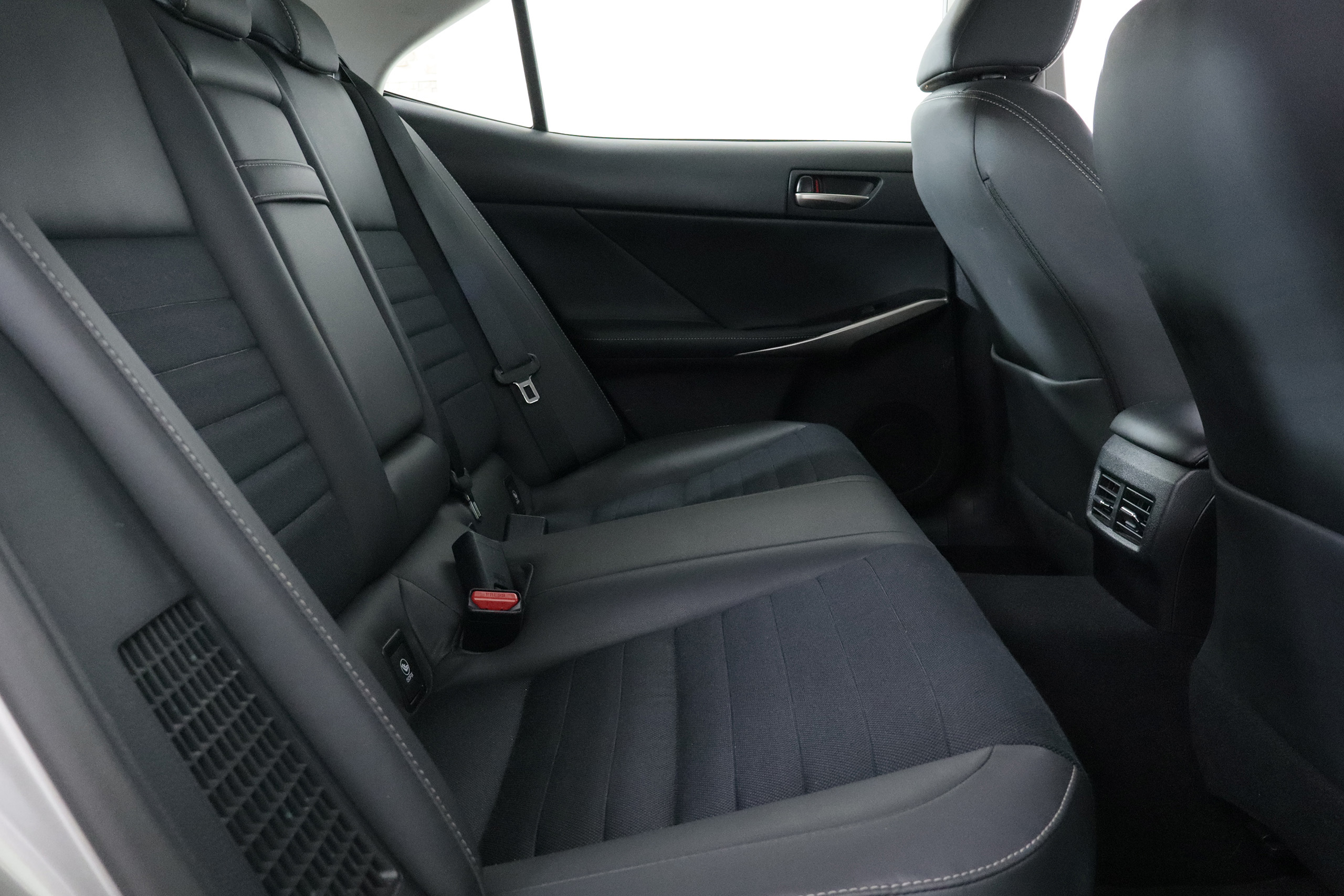 Lexus Is 300h 2.5 HYBRID AUTO 224CV 4P # NAVY, PARKTRONIC foto 25