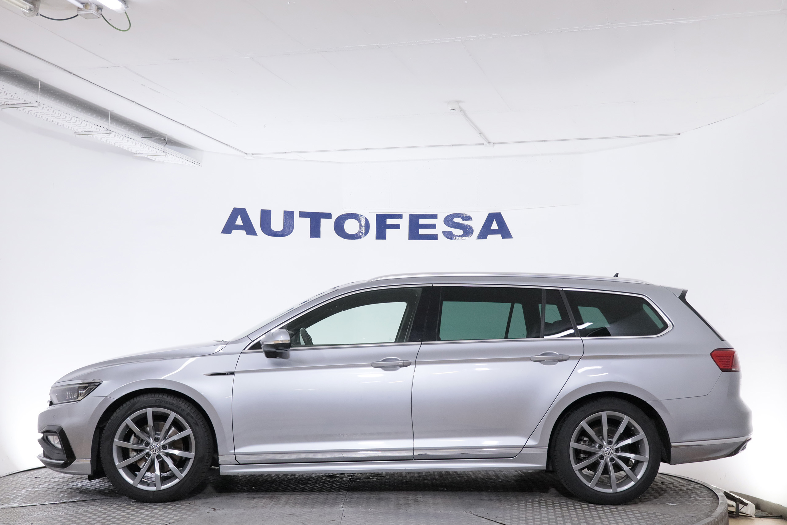 Volkswagen Passat VARIANT 2.0 TDI R-LINE DSG AUTO 150CV 5P #CUERO, NAVY,PARKTRONIC foto 9