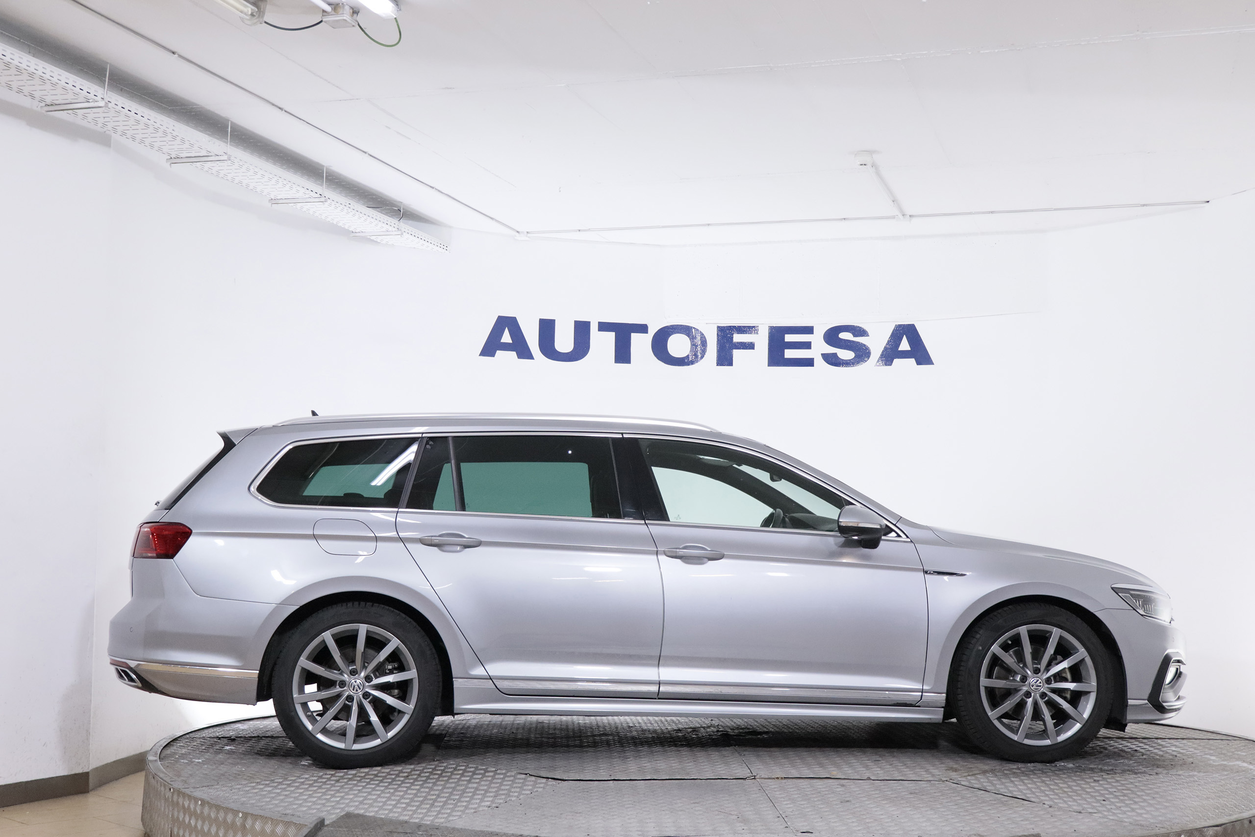 Volkswagen Passat VARIANT 2.0 TDI R-LINE DSG AUTO 150CV 5P #CUERO, NAVY,PARKTRONIC foto 13