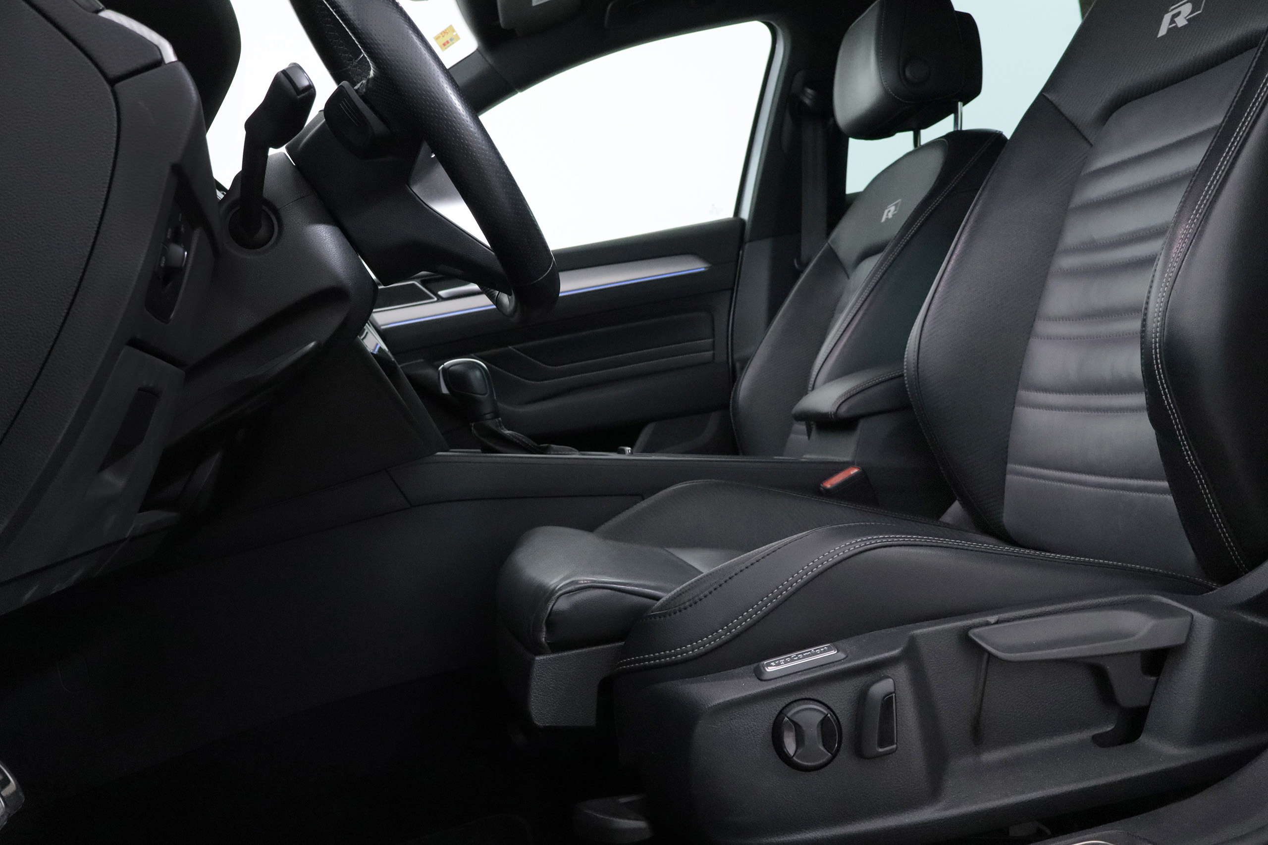 Volkswagen Passat VARIANT 2.0 TDI R-LINE DSG AUTO 150CV 5P #CUERO, NAVY,PARKTRONIC foto 25