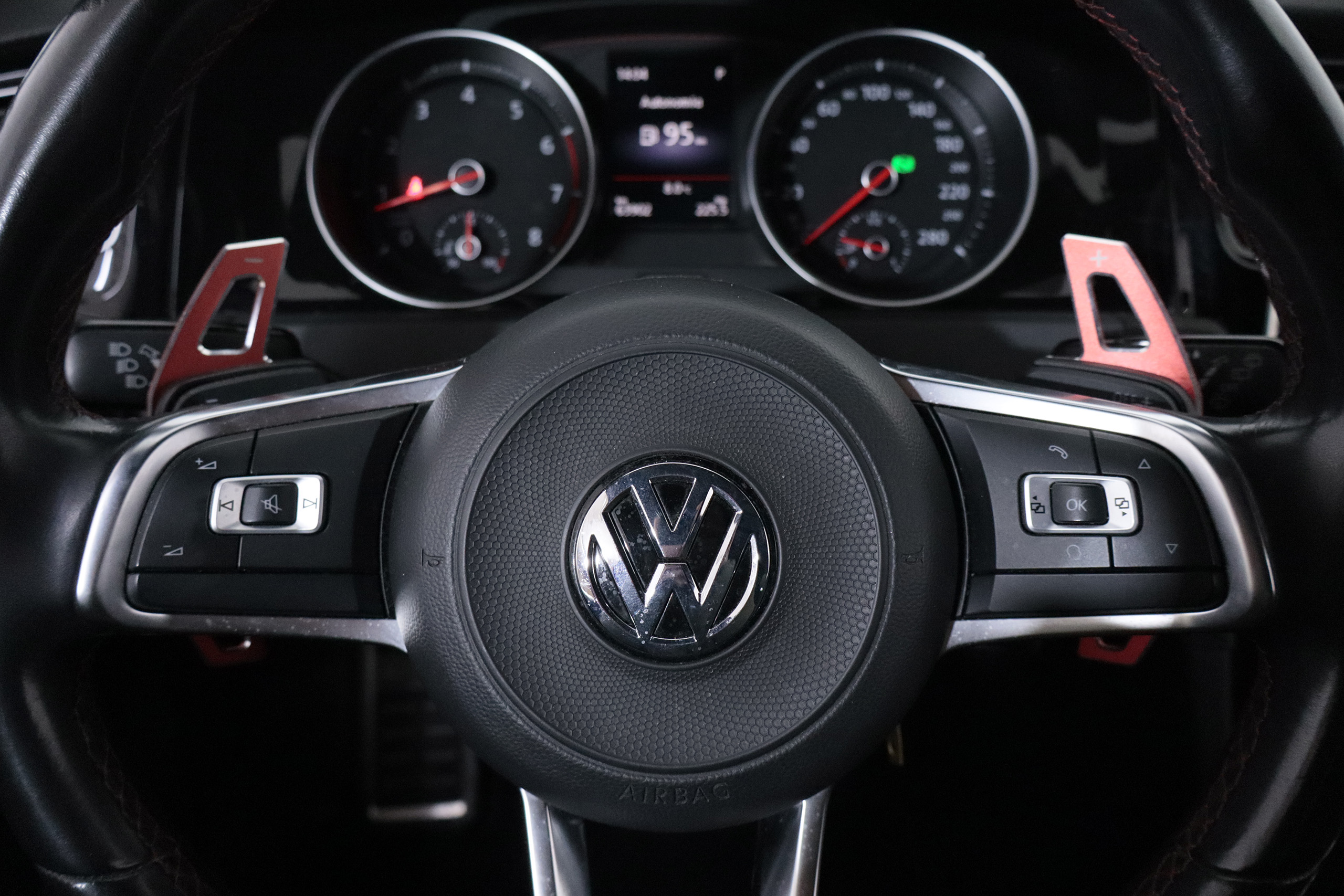 Volkswagen Golf 2.0 TSI GTI PERFORMANCE DSG AUTO 245CV 3P # NAVY, PARKTRONIC foto 18