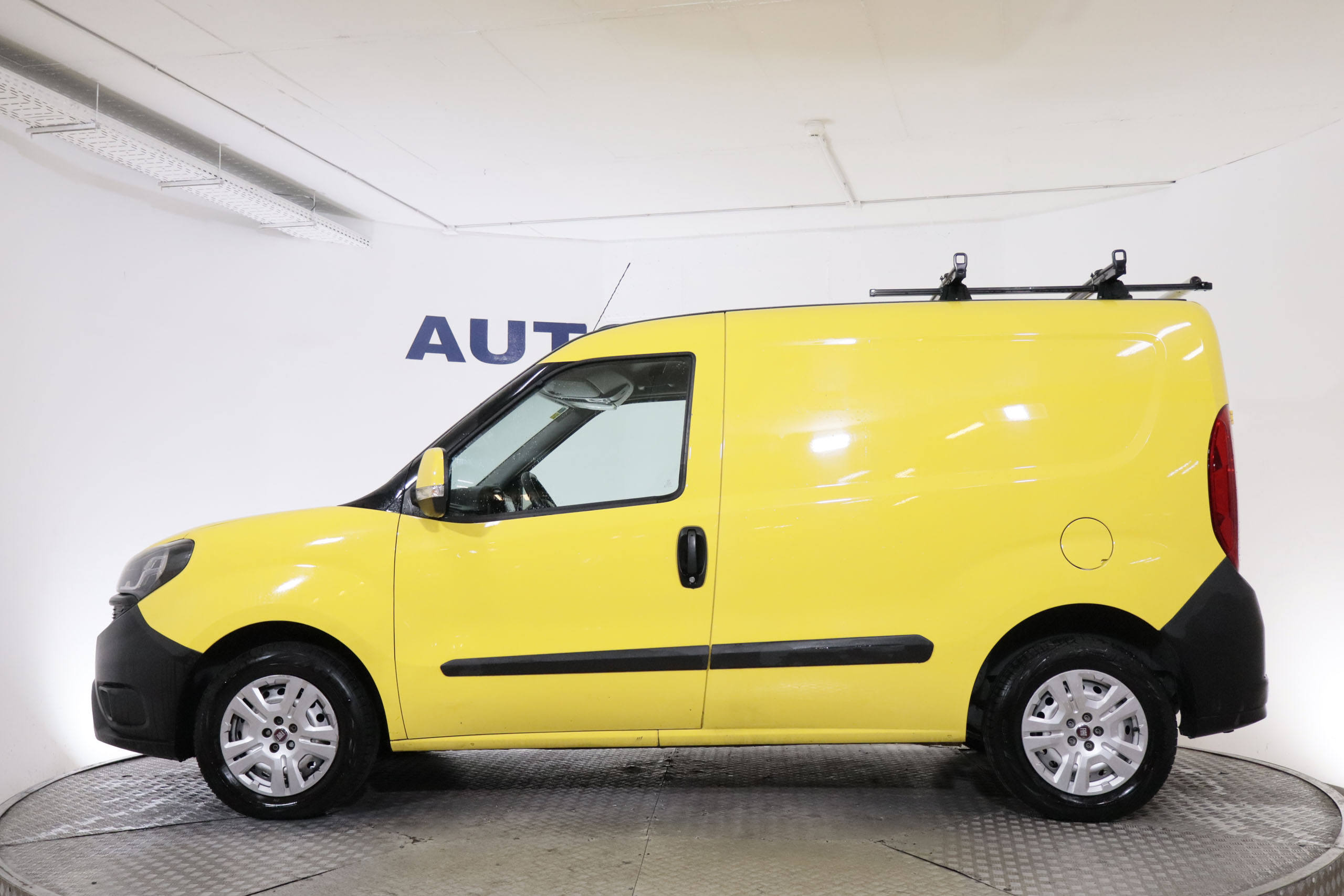 Fiat Doblo FURGO 1.3 D 95CV 2P foto 5