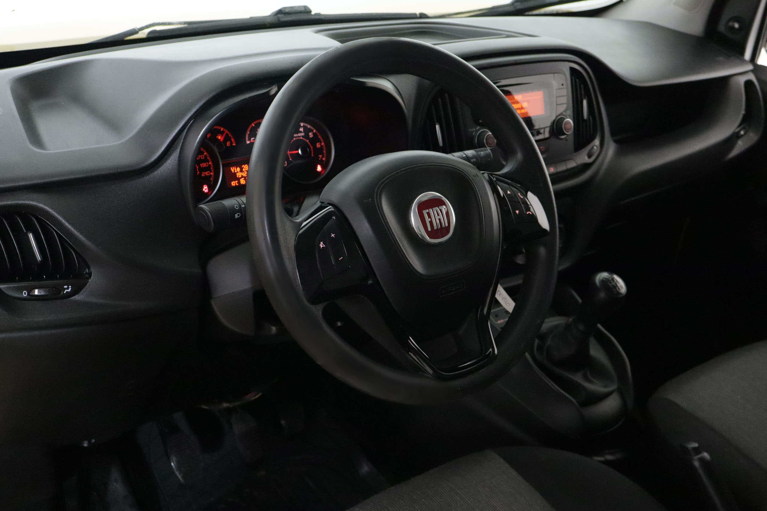 Fiat Doblo FURGO 1.3 D 95CV 2P foto 13