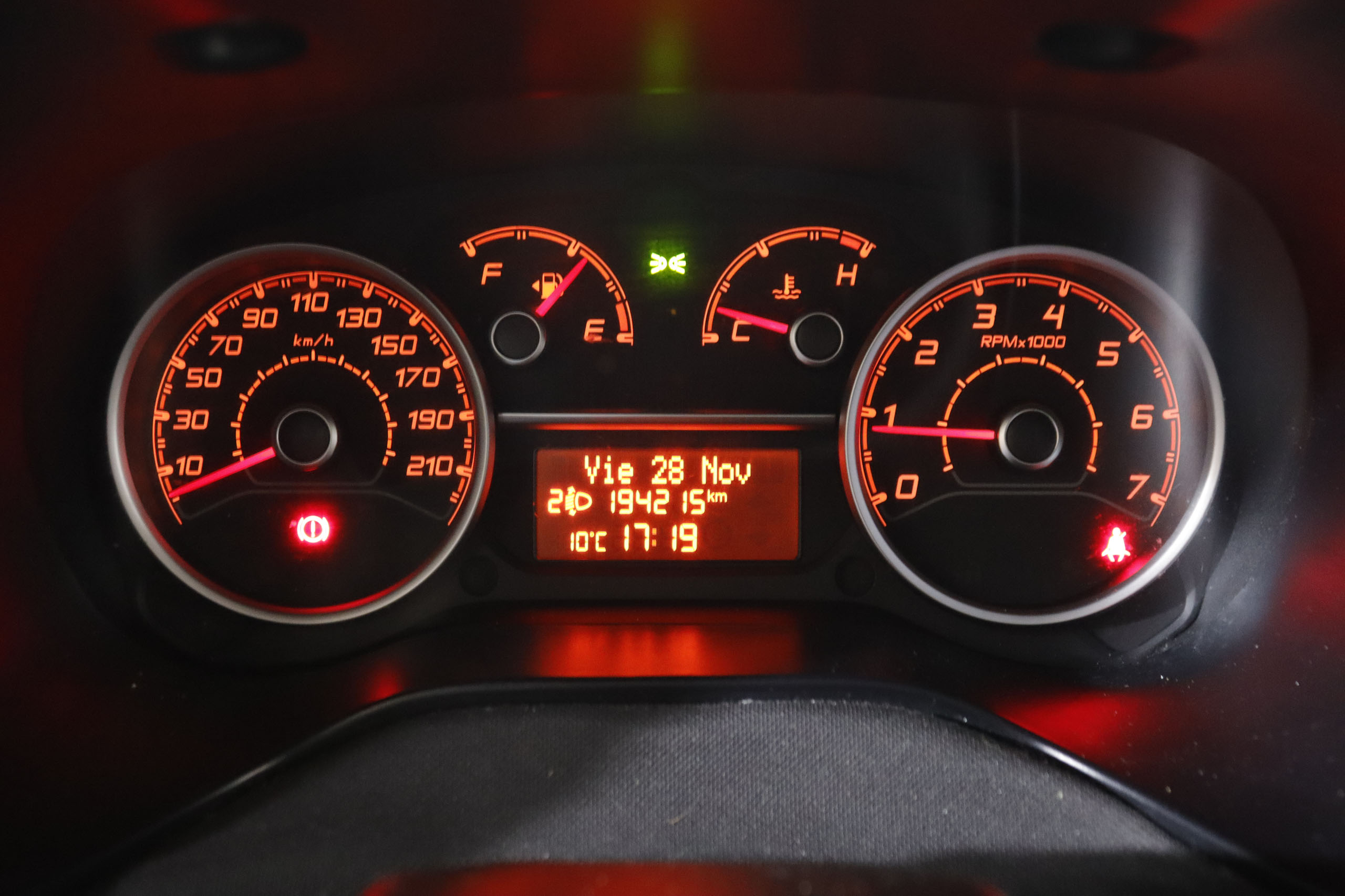 Fiat Doblo FURGO 1.3 D 95CV 2P foto 17