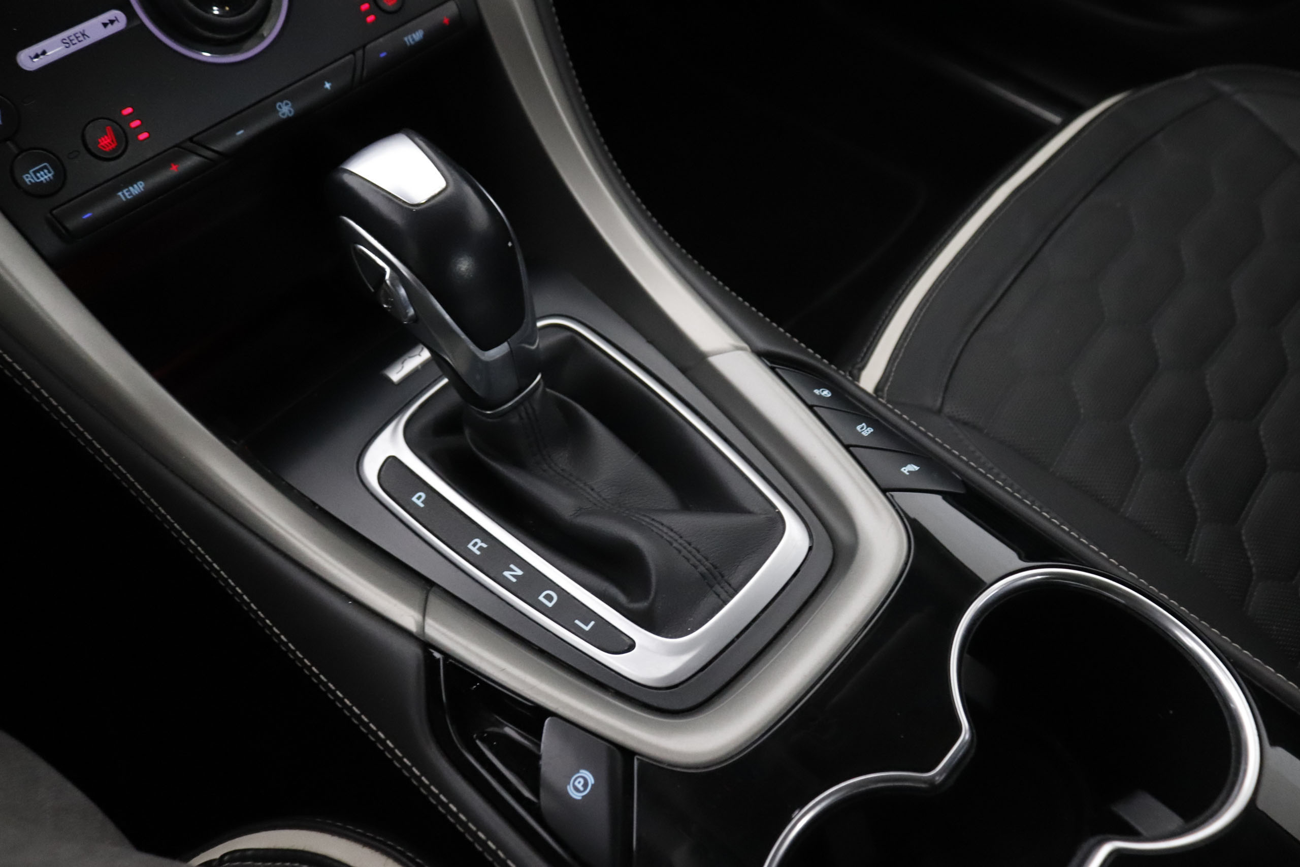 Ford Mondeo 2.0 HEV VIGNALE AUTO 187CV 4P #CUERO, NAVY, PARKTRONIC foto 24