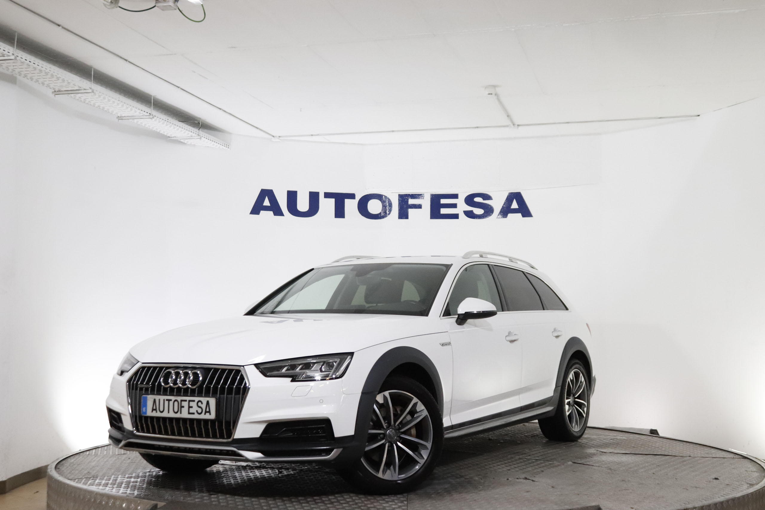 Audi A4 3.0 TDI ALLROAD QUATTRO DESIGN AUTO 218CV 5P #CUERO, NAVY, PARKTRONIC foto 1