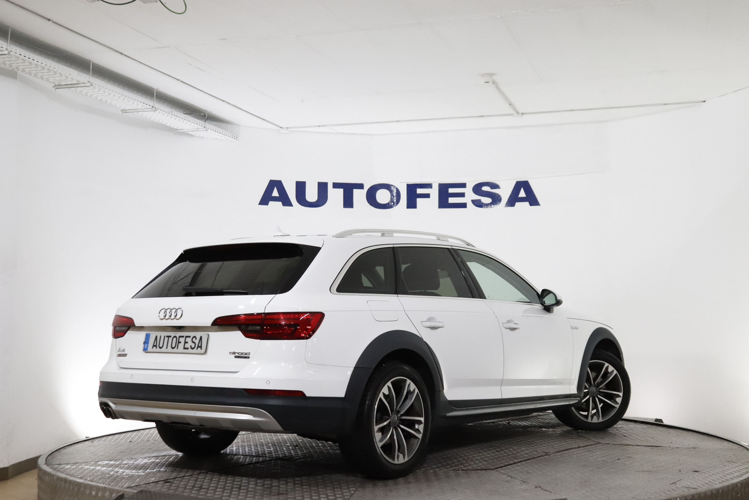 Audi A4 3.0 TDI ALLROAD QUATTRO DESIGN AUTO 218CV 5P #CUERO, NAVY, PARKTRONIC foto 5
