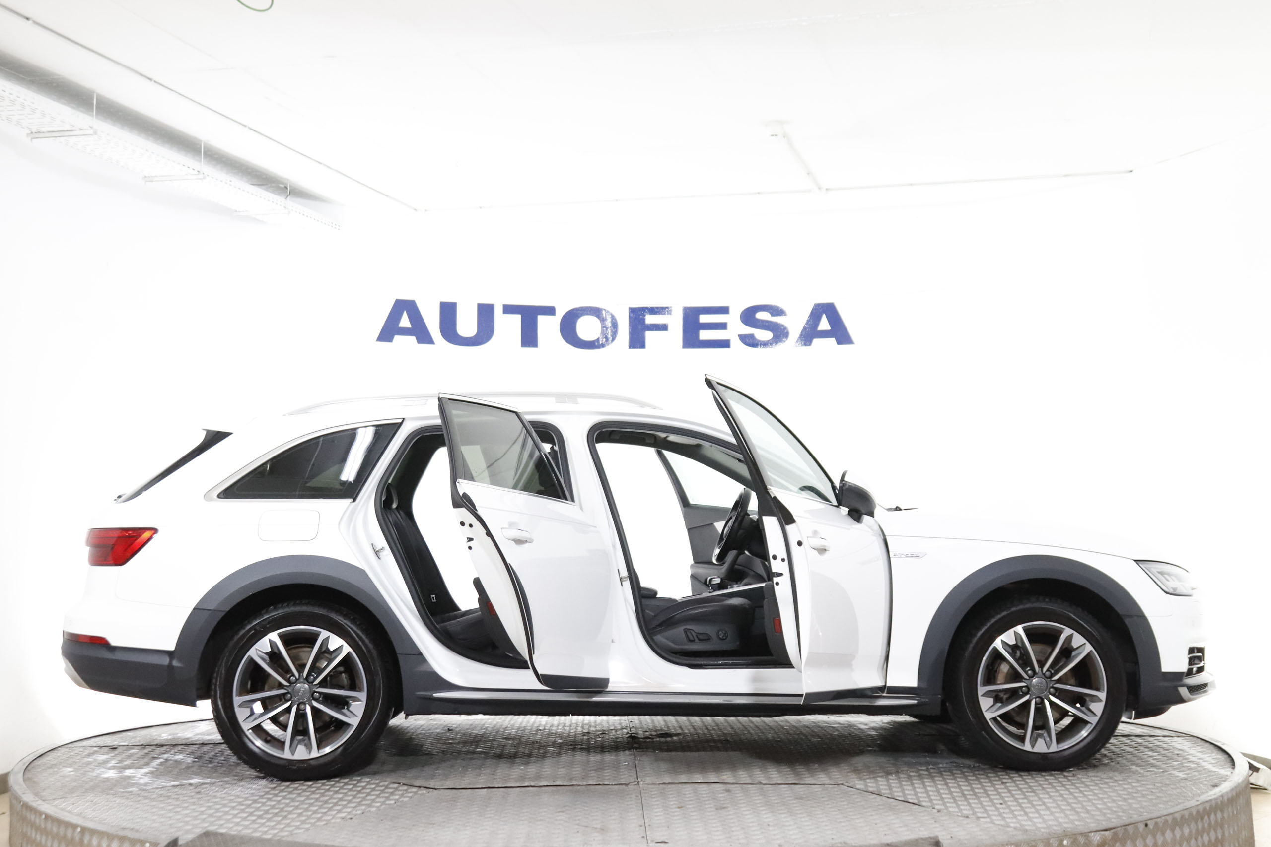 Audi A4 3.0 TDI ALLROAD QUATTRO DESIGN AUTO 218CV 5P #CUERO, NAVY, PARKTRONIC foto 10