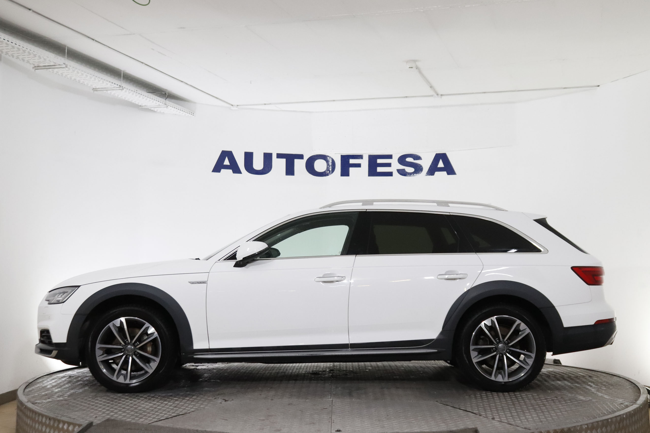 Audi A4 3.0 TDI ALLROAD QUATTRO DESIGN AUTO 218CV 5P #CUERO, NAVY, PARKTRONIC foto 9