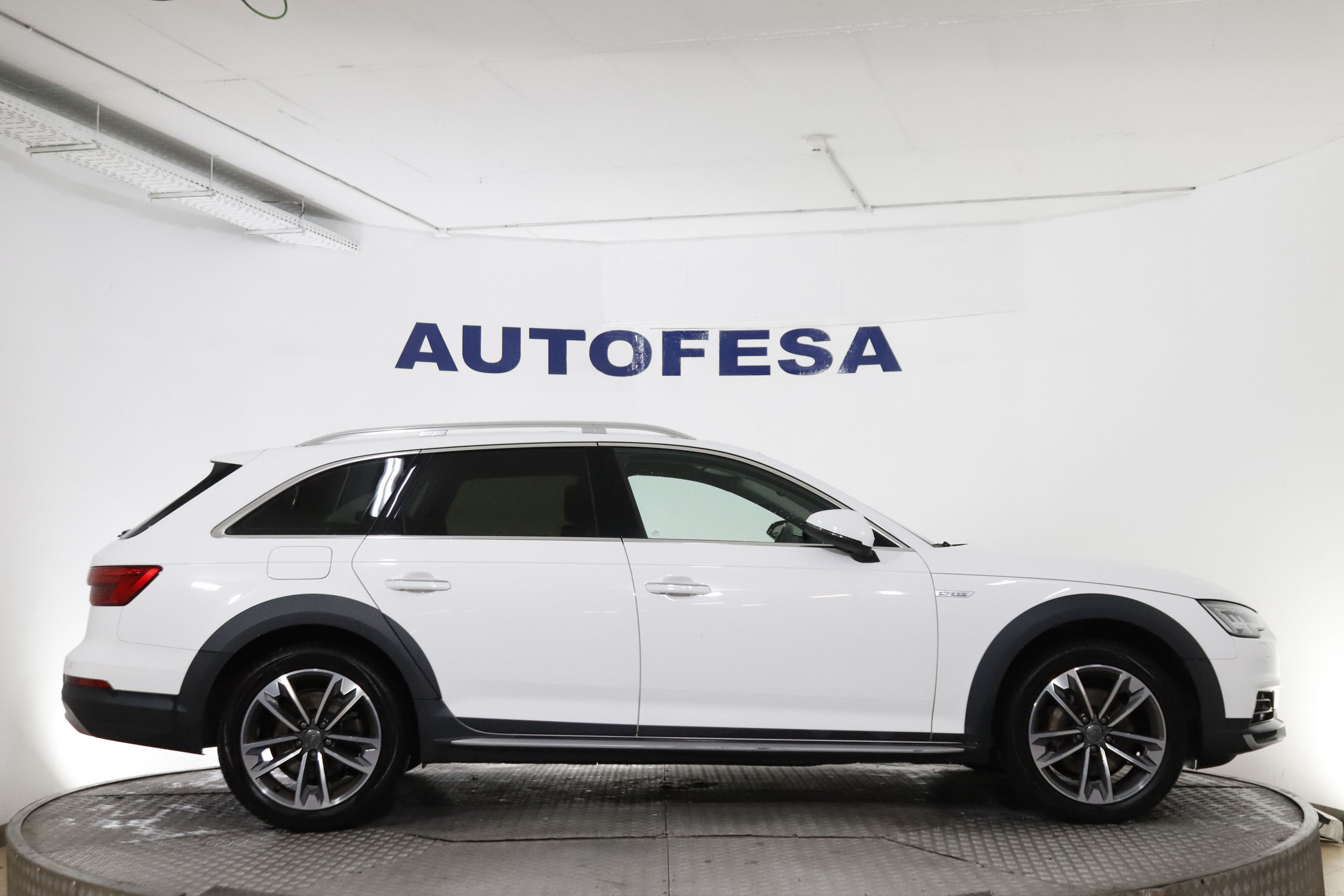Audi A4 3.0 TDI ALLROAD QUATTRO DESIGN AUTO 218CV 5P #CUERO, NAVY, PARKTRONIC foto 13