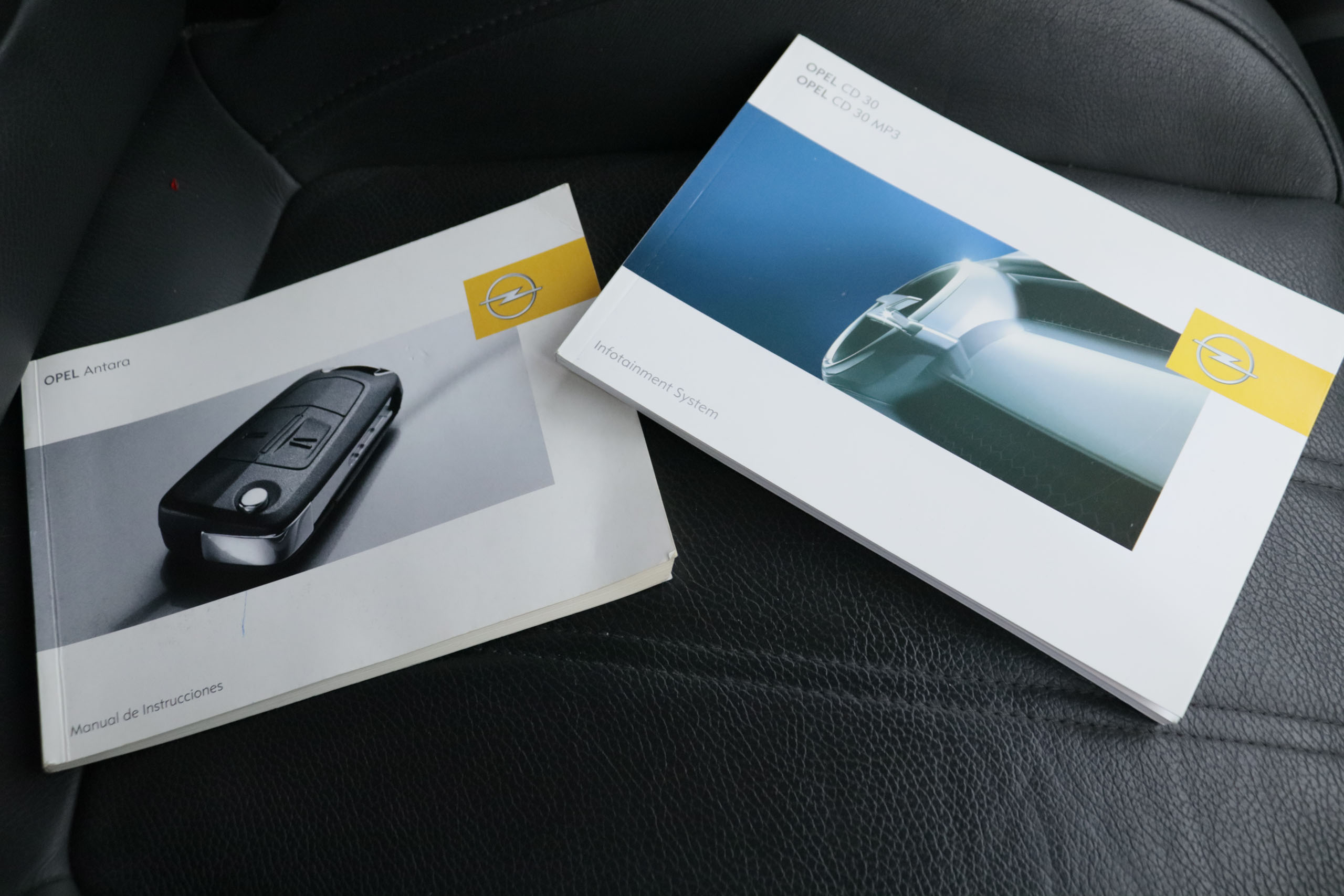 Opel Antara 2.0 CDTI COSMO PLUS 4WD 150CV 5P # CUERO,PARKTRONIC foto 23