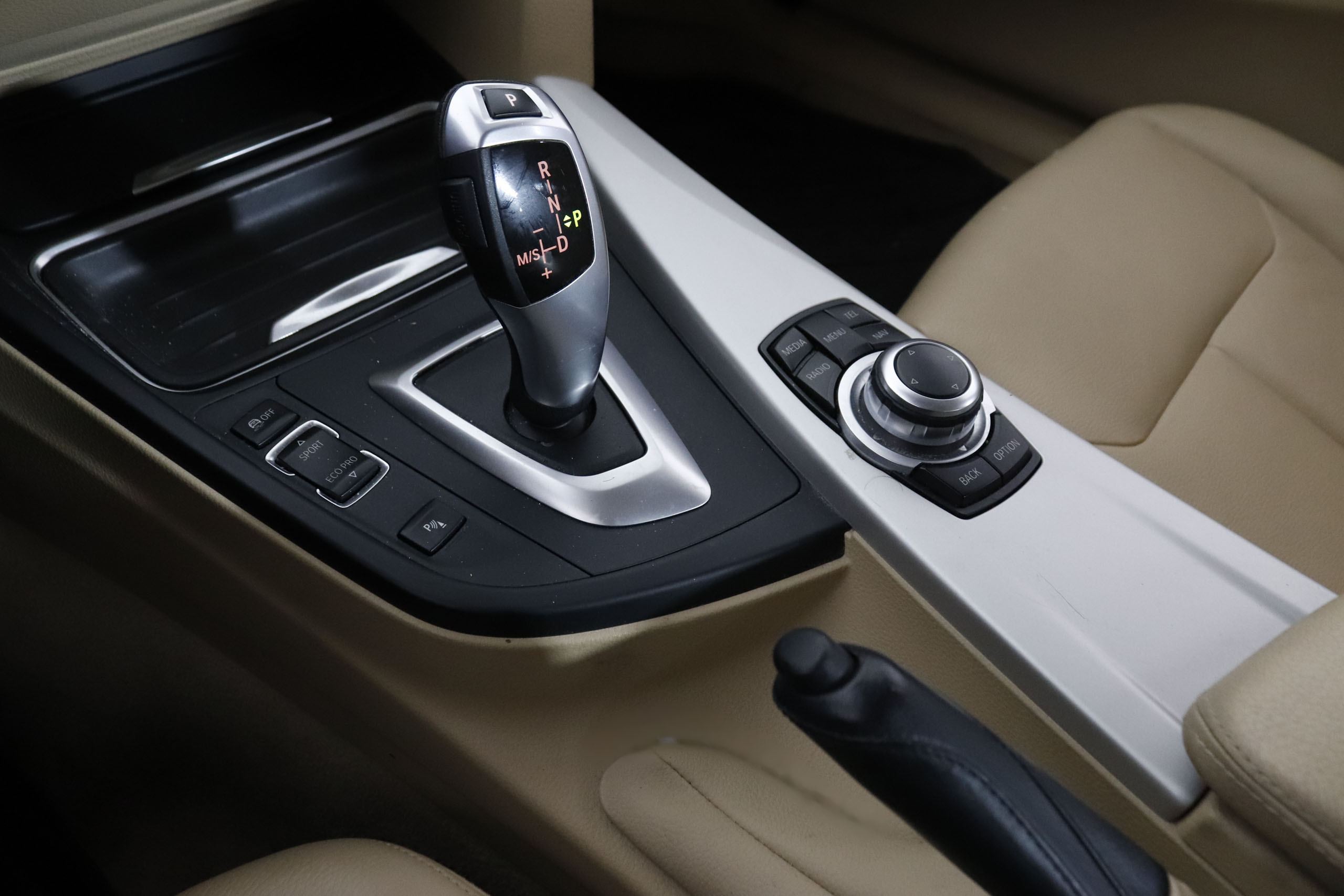 BMW 320 SERIE 3 320D AUTO 184CV 4P # CUERO,NAVY,BIXENON,PARKTRONIC foto 23