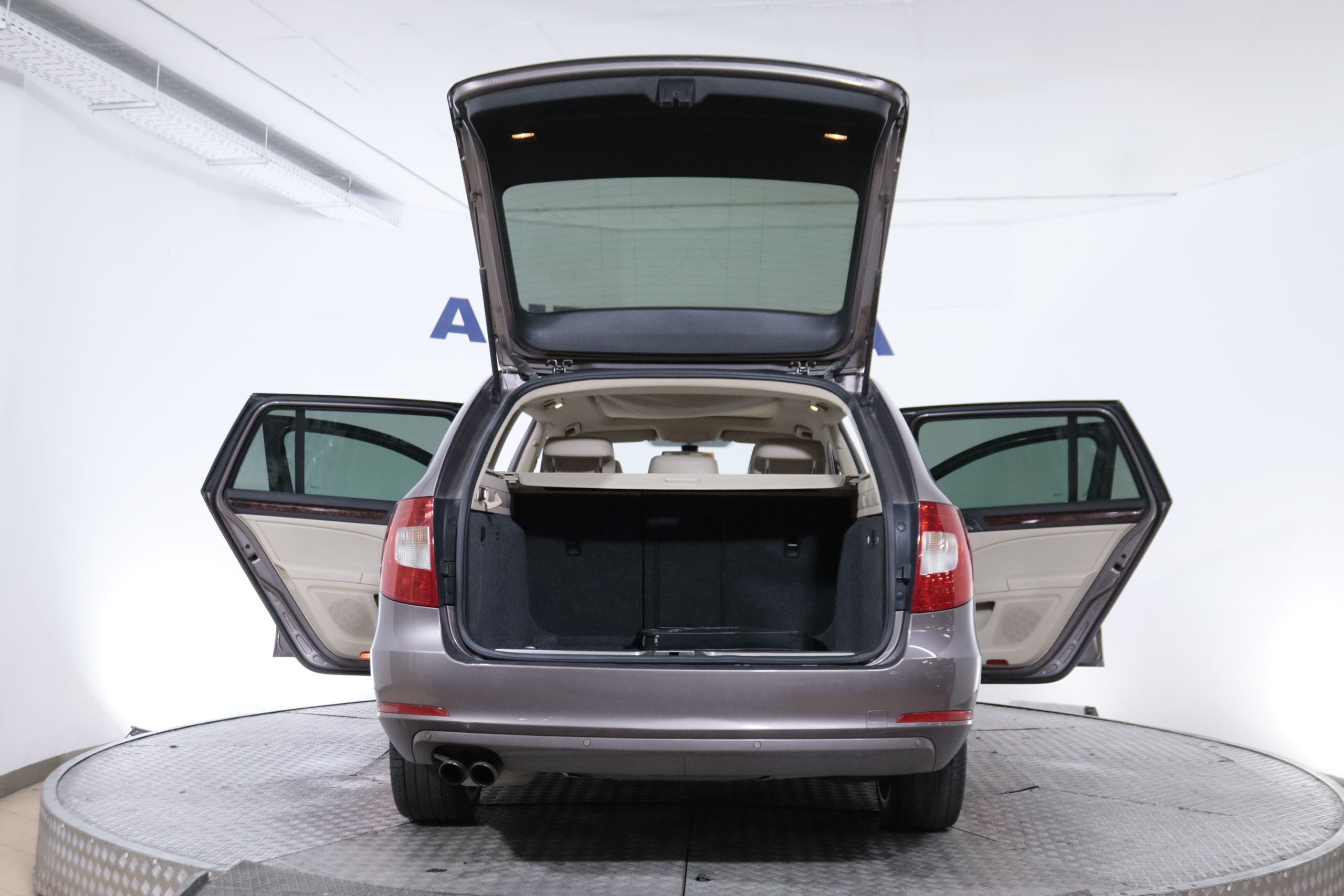 Skoda Superb 1.8 TSI 160CV 5P #CUERO, TECHO ELEC PANORAMICO, PARKTRONIC foto 11